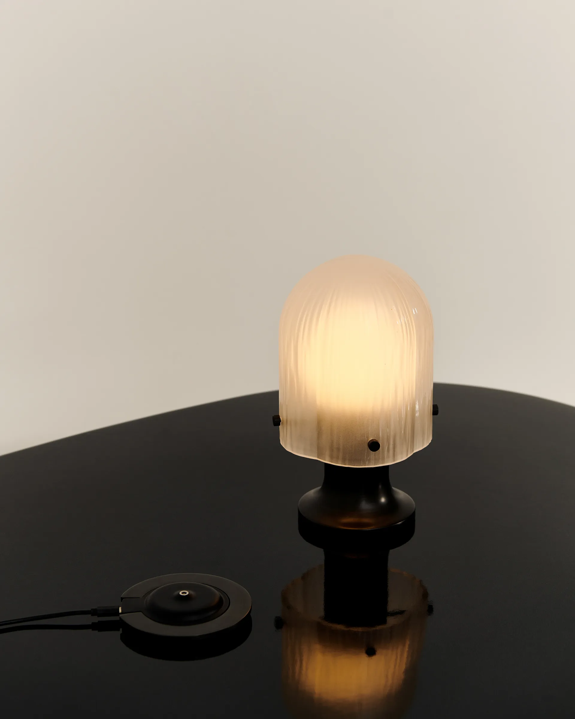 Seine Portable Lamp table lamp, Antique brass-白色 GUBI