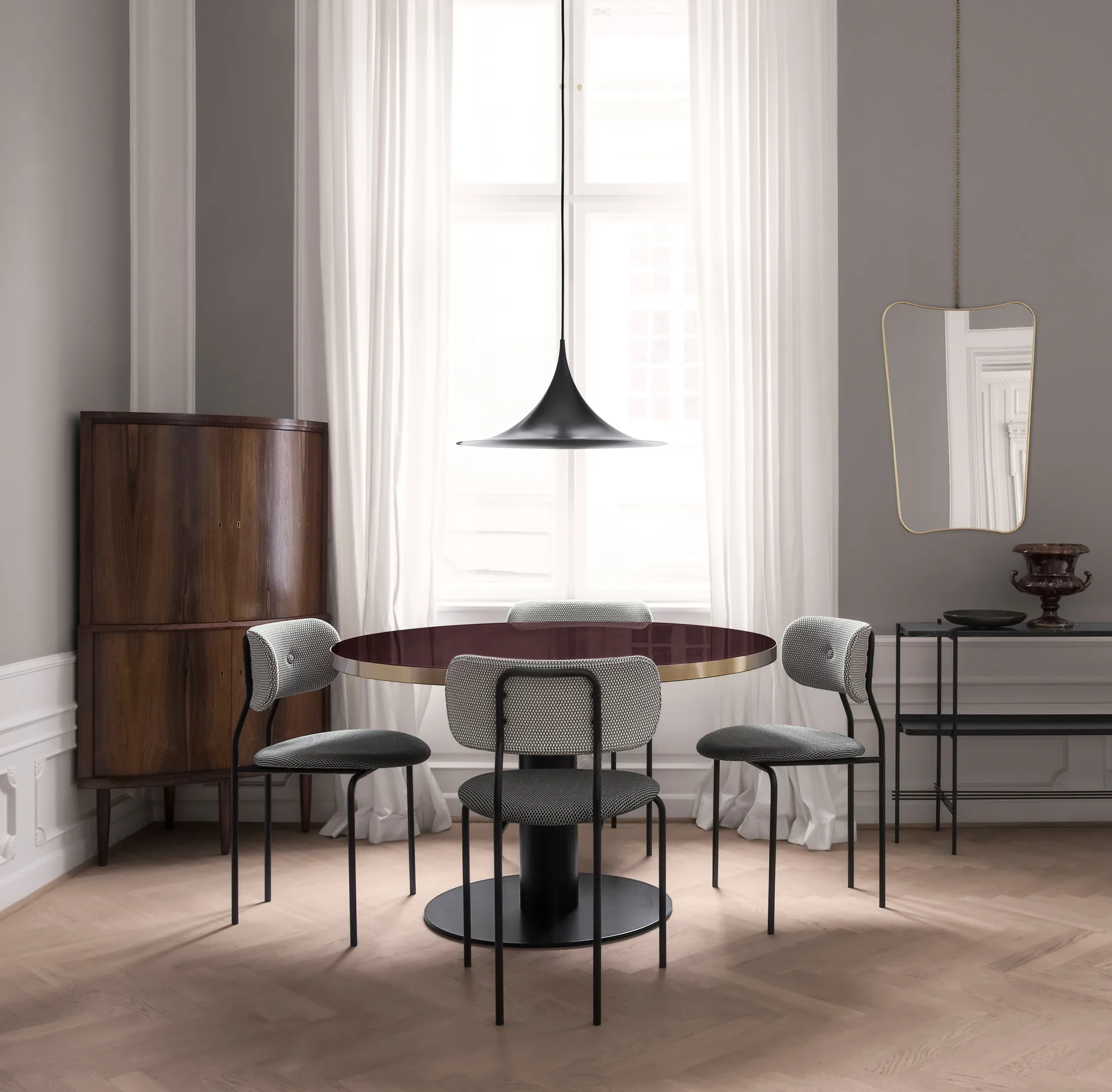 Semi 吊灯/天花灯 Ø 47 cm, 黑色哑光 GUBI