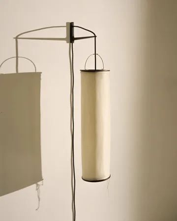 Silk Lantern 壁灯 - 天然白色丝绸-半哑光 黑色 - GUBI