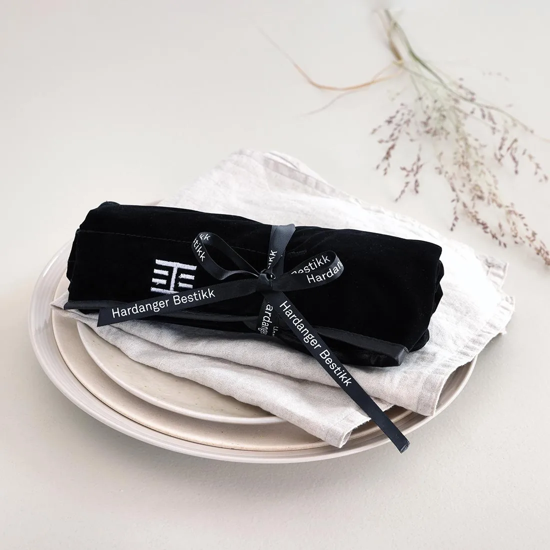 Hardanger 餐具架 盛食用, 黑色 Hardanger Bestikk