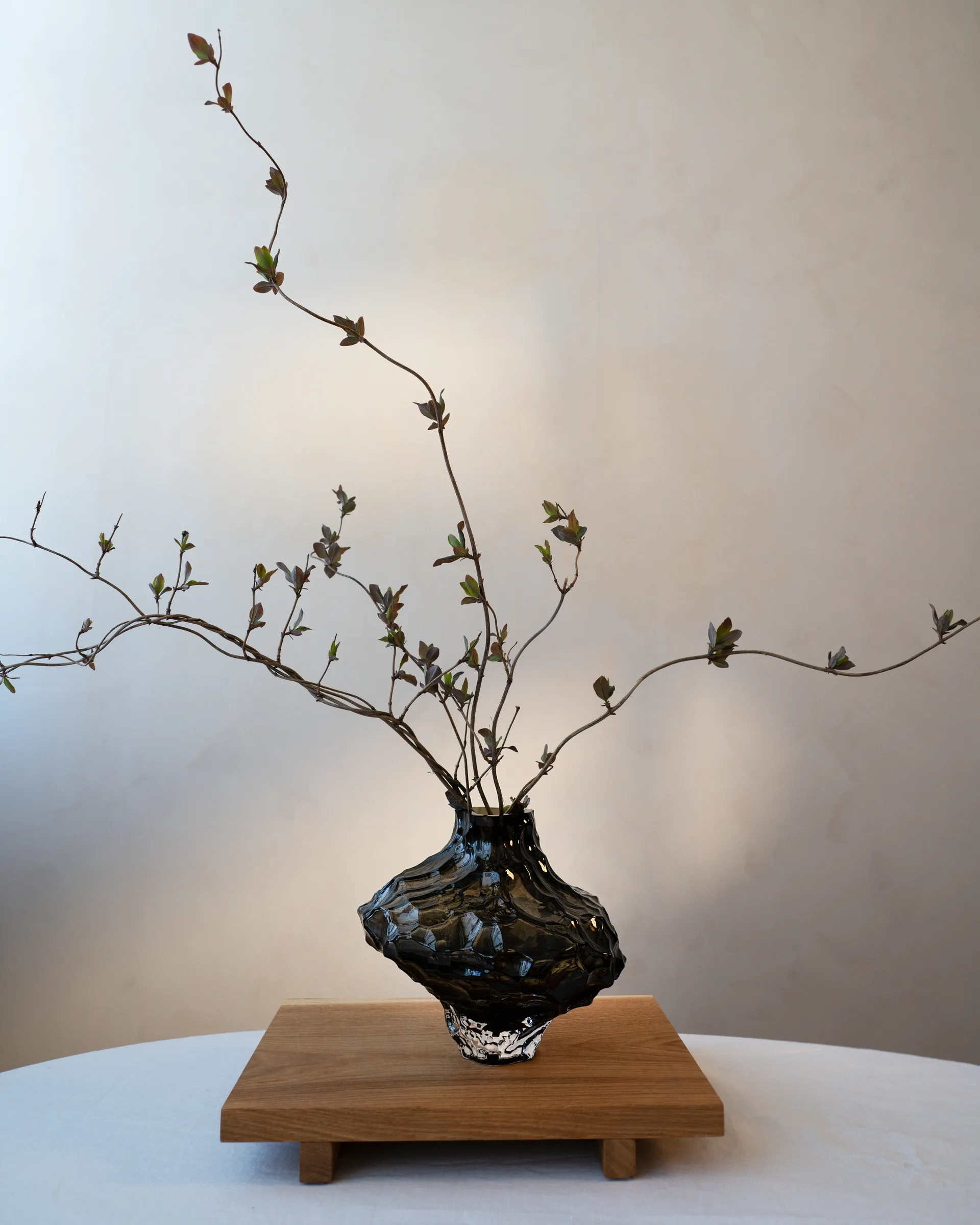 Canyon 冰川花瓶 大 23 cm, 新烟熏色 Hein Studio