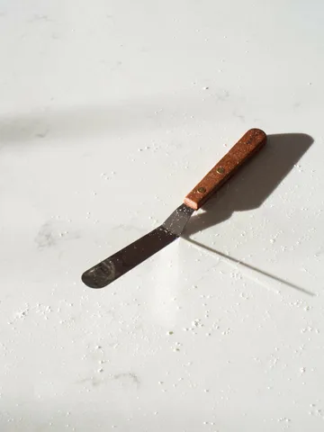 弯角木柄不锈钢抹刀 - 红木色配不锈钢 - Heirol