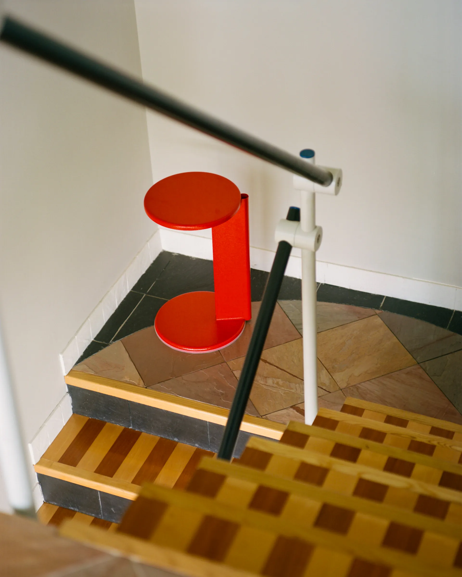 Lolly 边几 56cm, 交通红色亮光 Hem