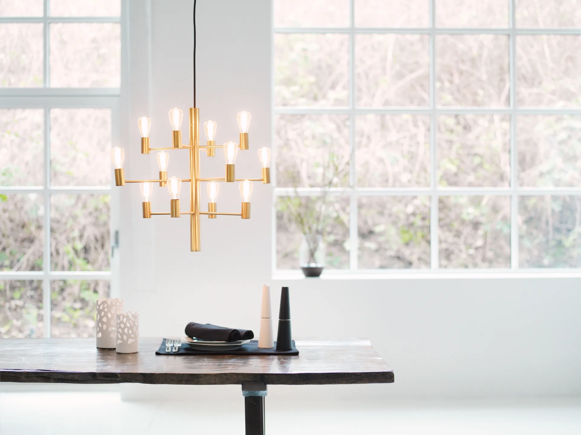 Manola 12 枝形吊灯, satin brass Herstal