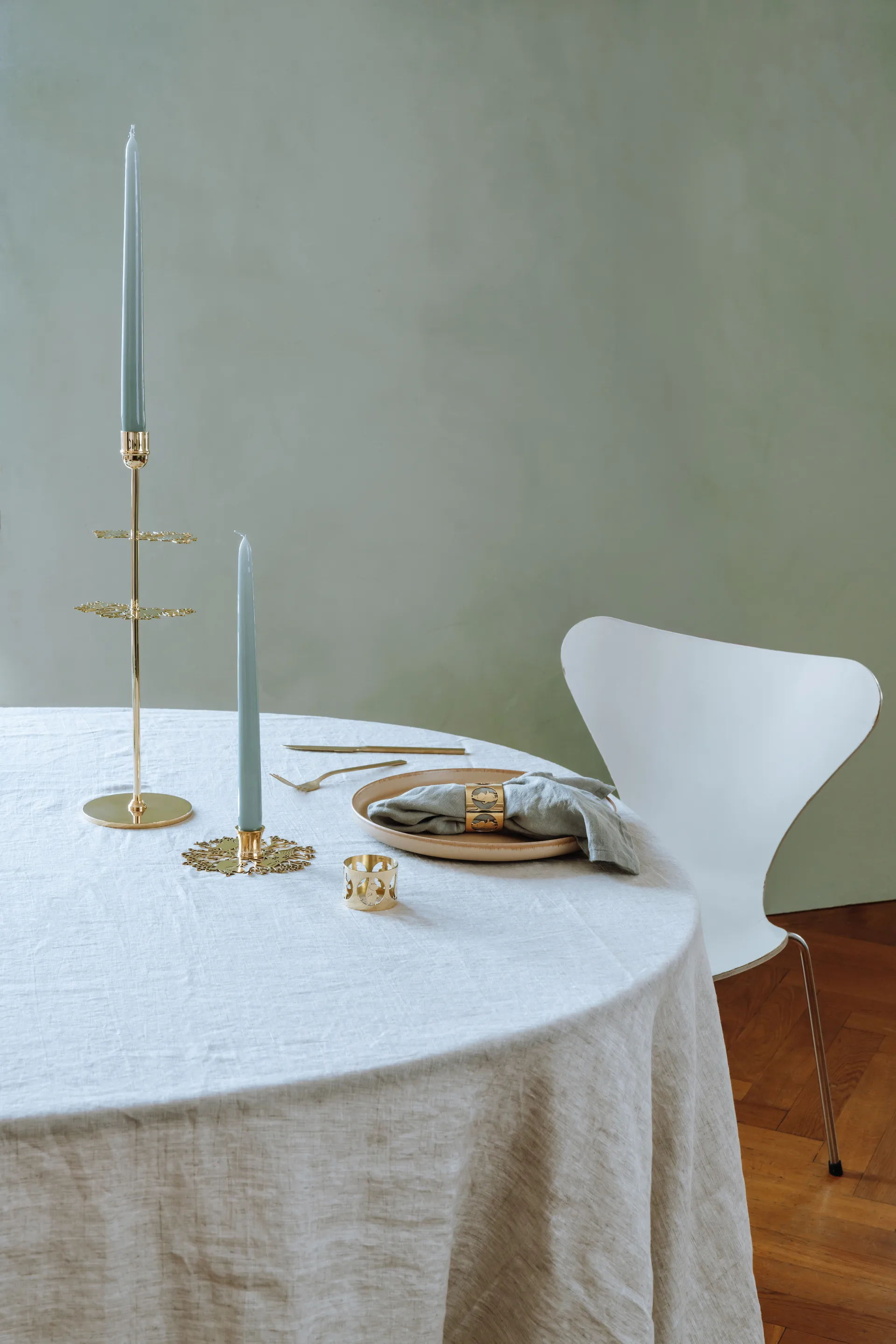 Hilke X 姆明 2号烛台, 黄铜色 Hilke Collection