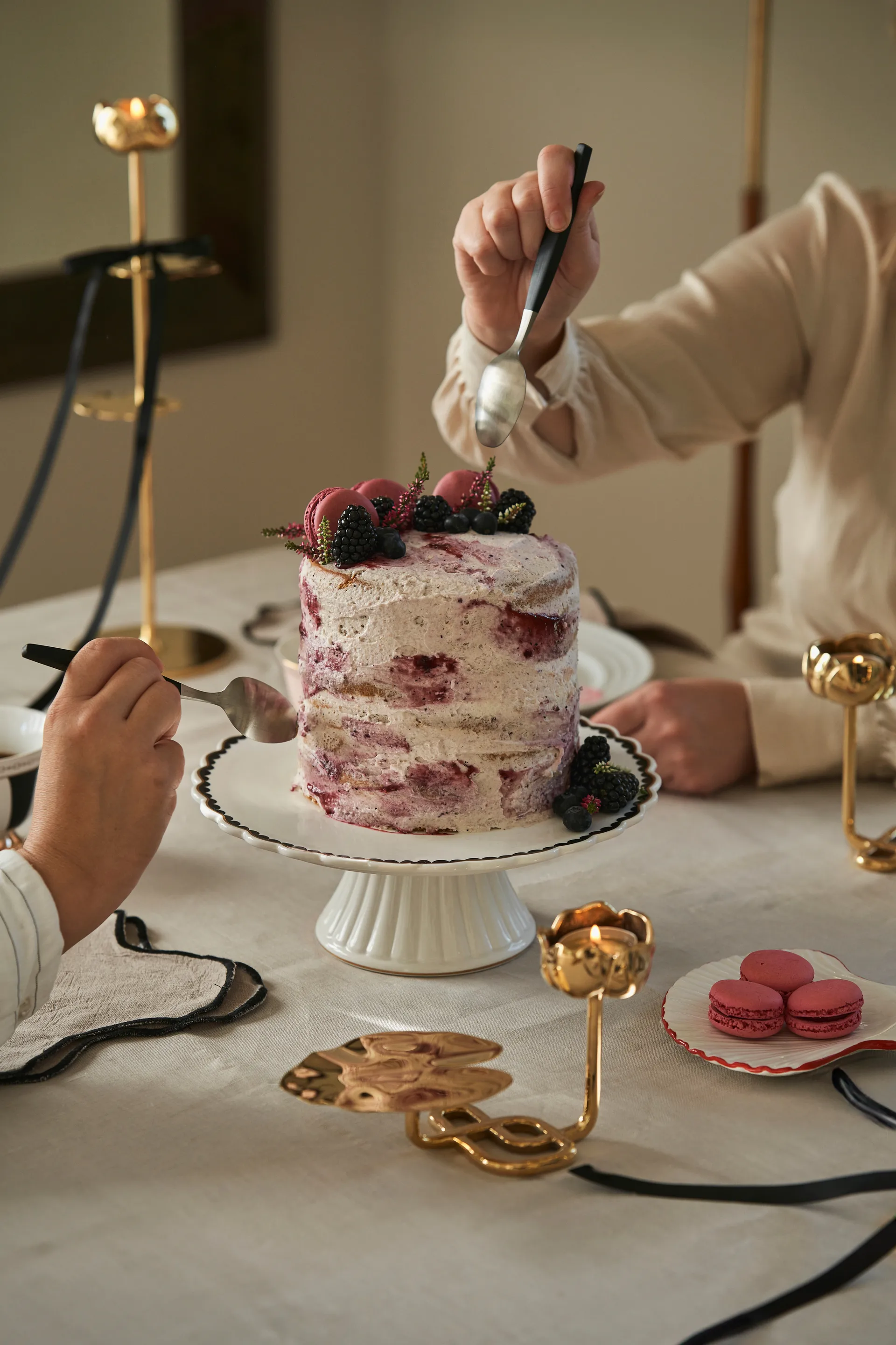 Lignano Sabbiadoro cake stand Ø26 cm, 黑色 glossy Hilke Collection