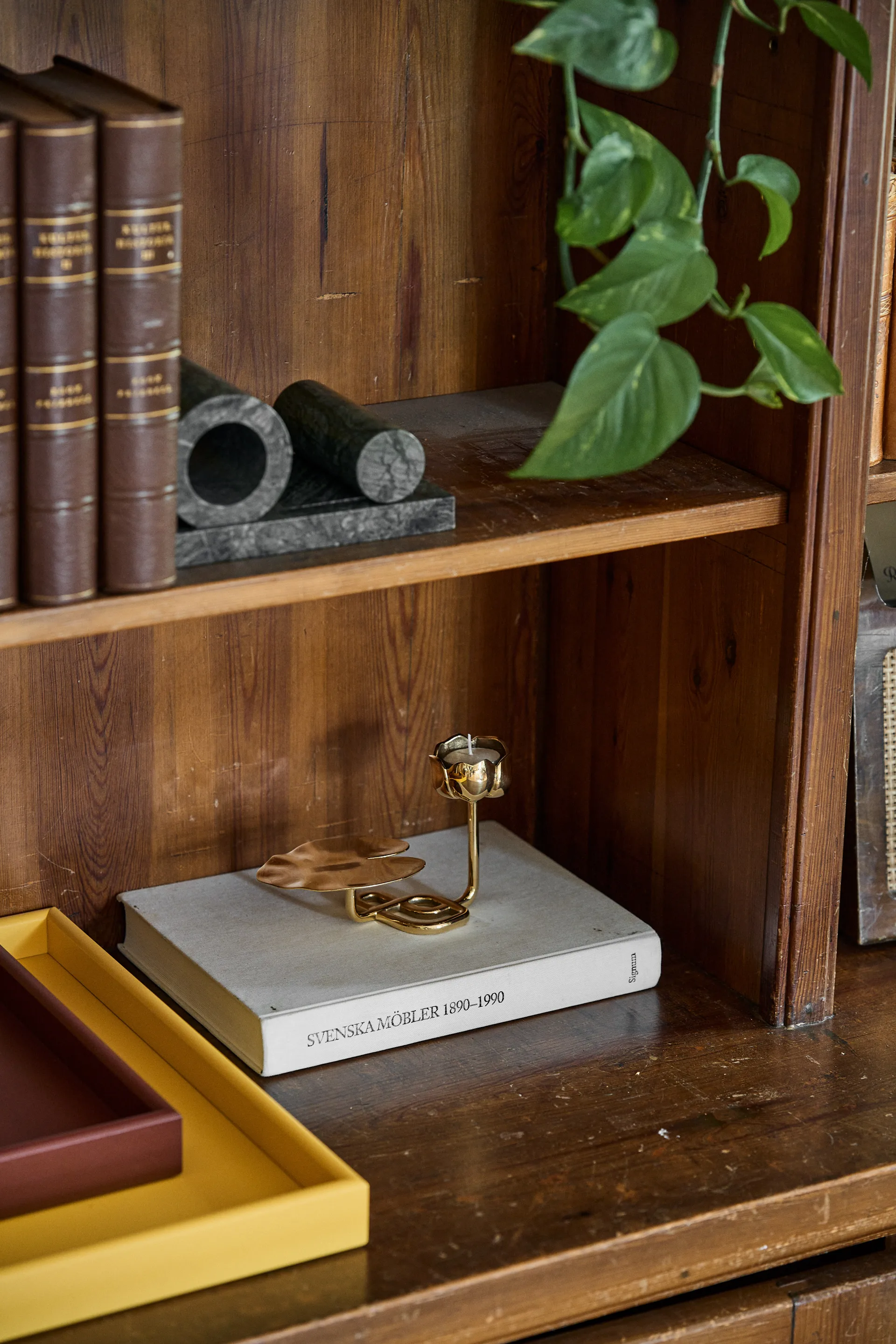 Ninfea No.1 烛台, 黄铜 Hilke Collection