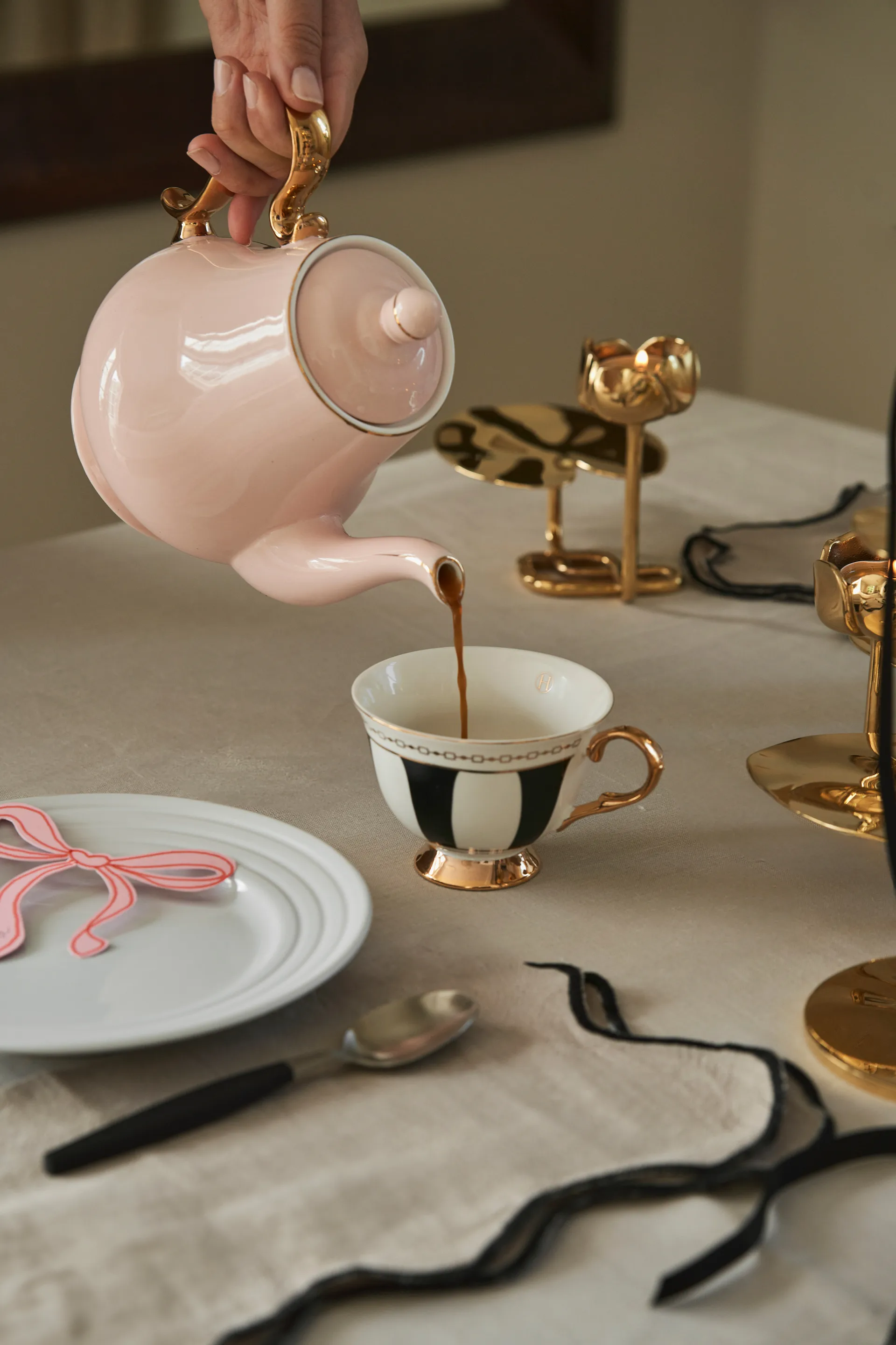 Strisce Nero 杯子和碟子, 22 cl Hilke Collection