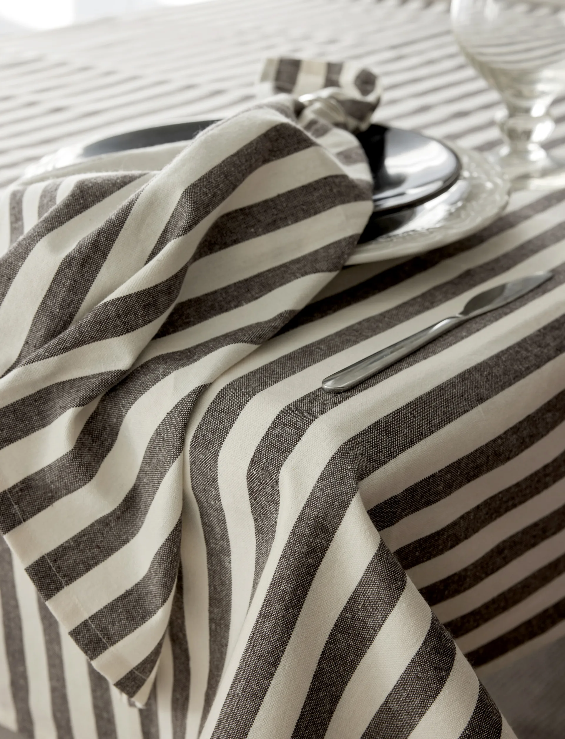 Bretagne 纺织品 餐巾纸 50x50 cm 四件套装, 巧克力色 Himla