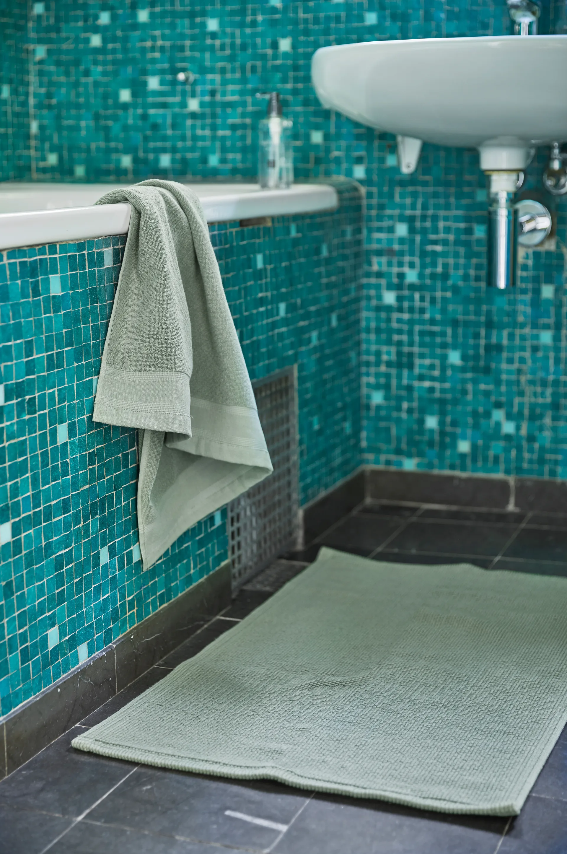 Love 浴室地垫 50x80 cm, Sage Himla