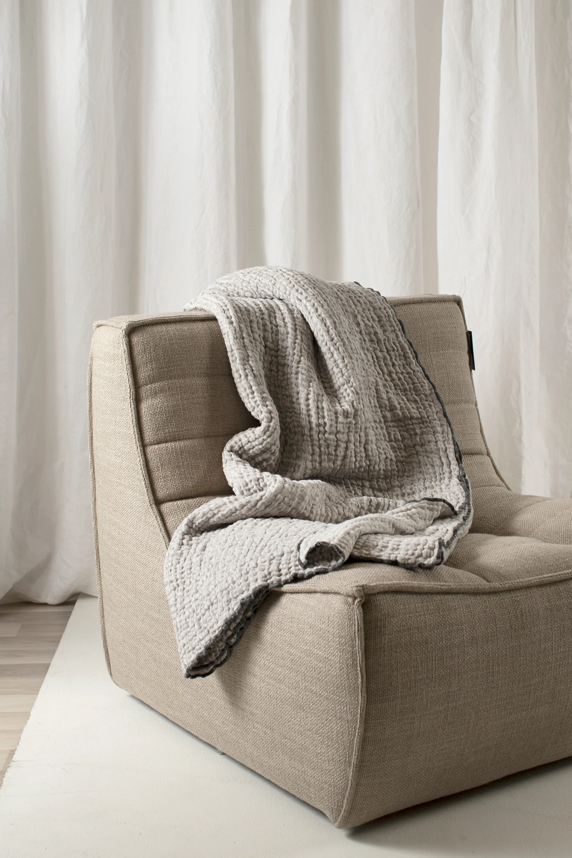 Pauline 床罩 160x260 cm, Shadow Himla