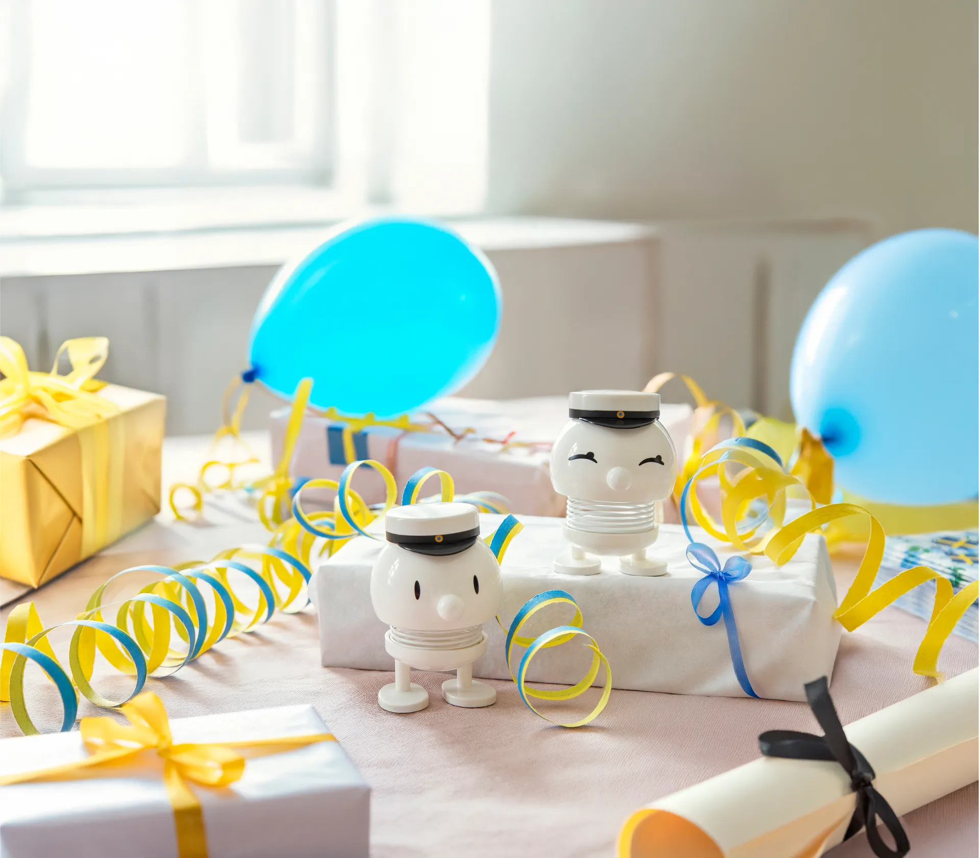 Hoptimist Swedish Student Bumble S figure, 白色 Hoptimist