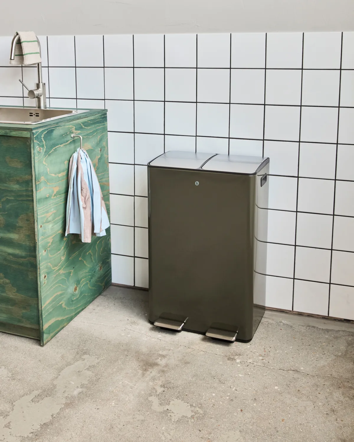 Black 垃圾桶, Deep 绿色, 46x35.5x71 cm House Doctor