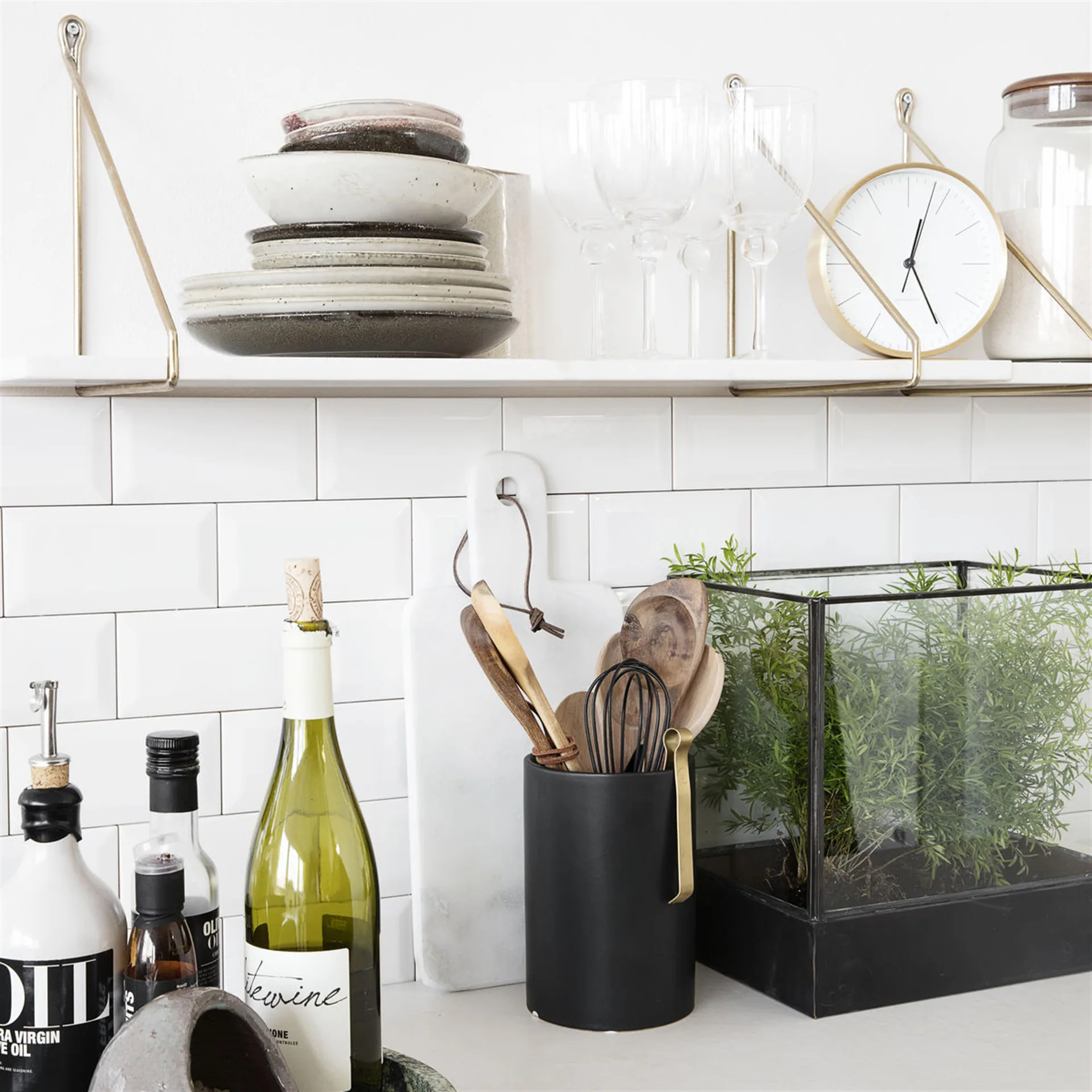 Hannah 桌子-top clock 15 cm, gold House Doctor