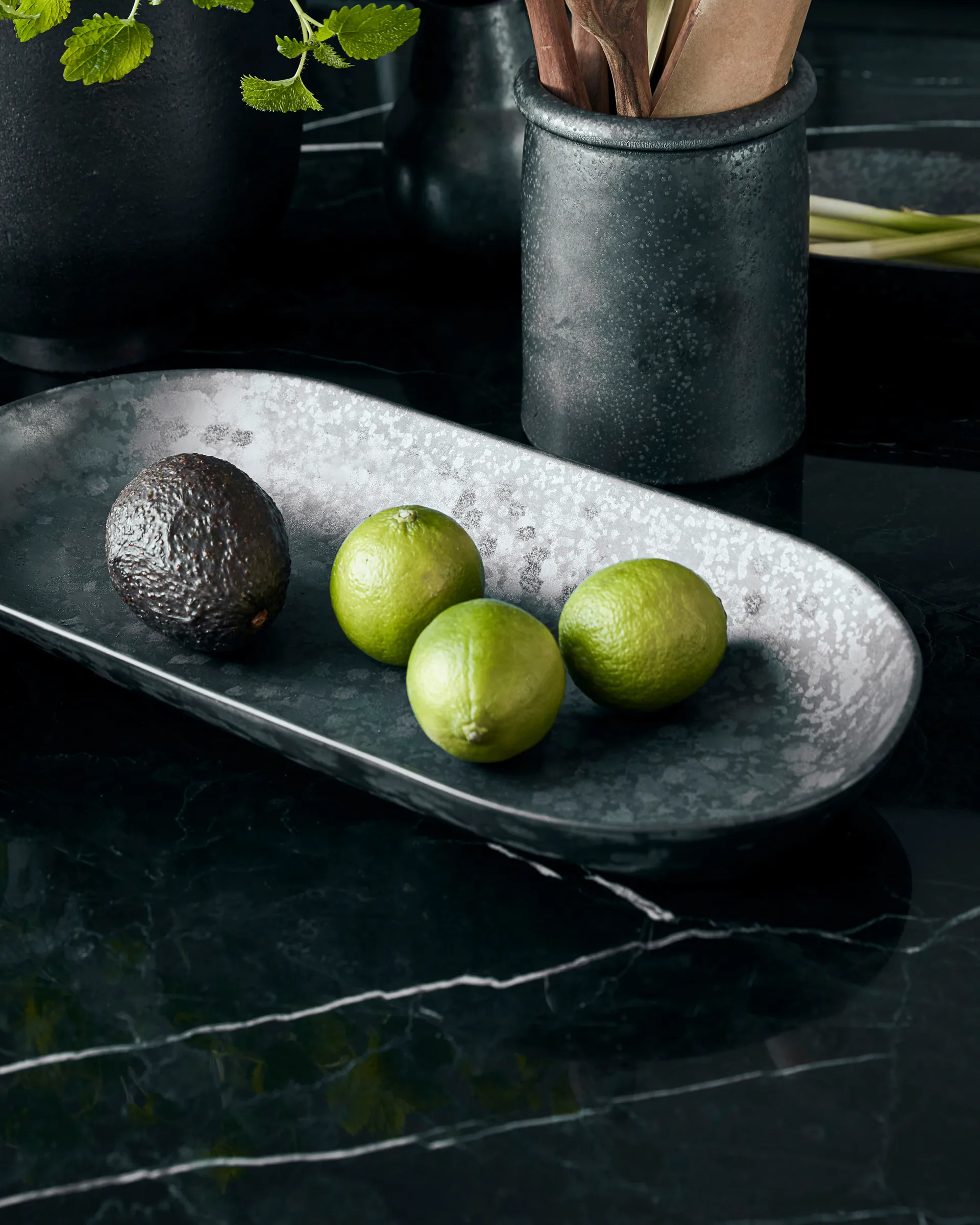 Pion serving 盘子 19x38 cm, 黑色-棕色 House Doctor