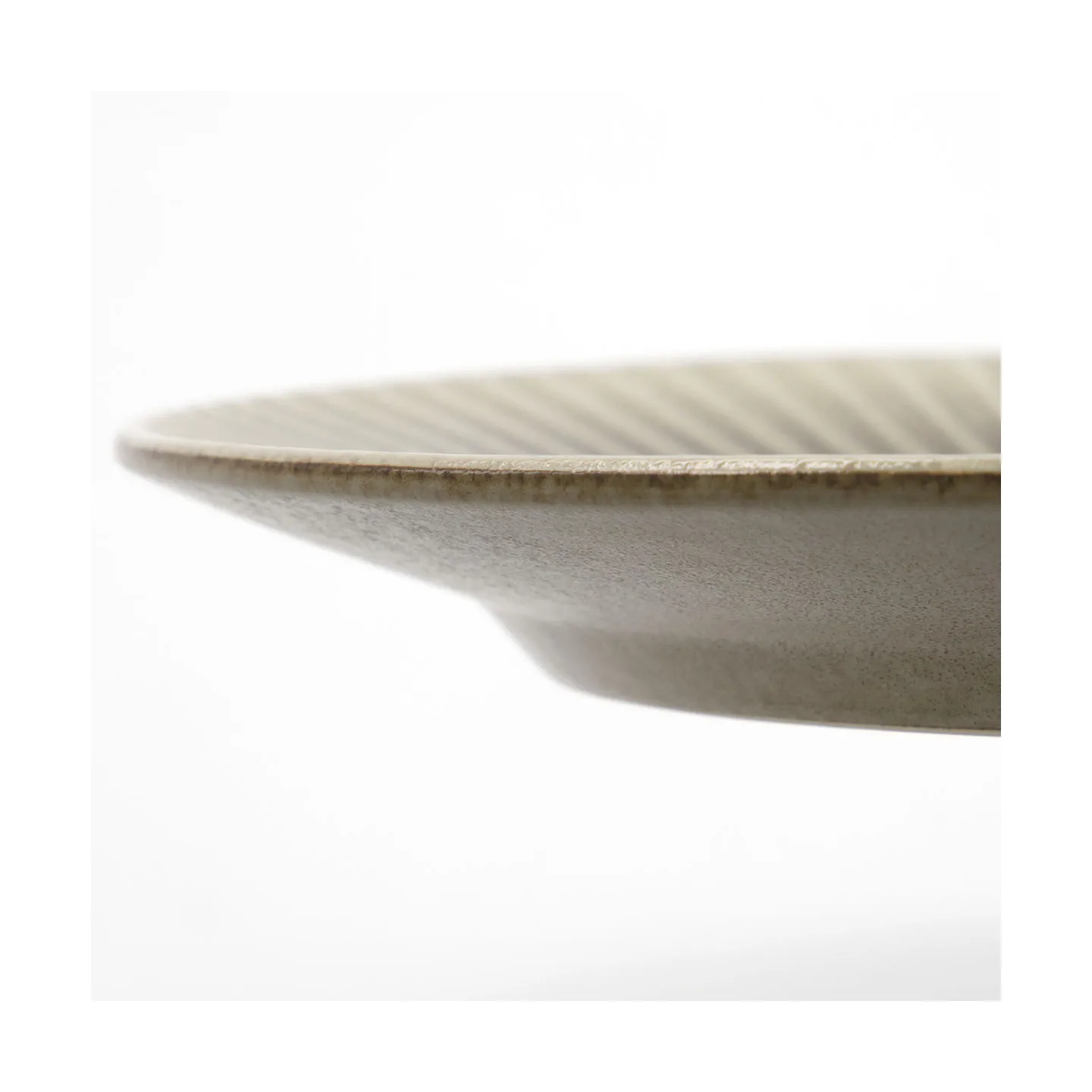 Pleat 餐盘 Ø27cm, 灰棕色 House Doctor
