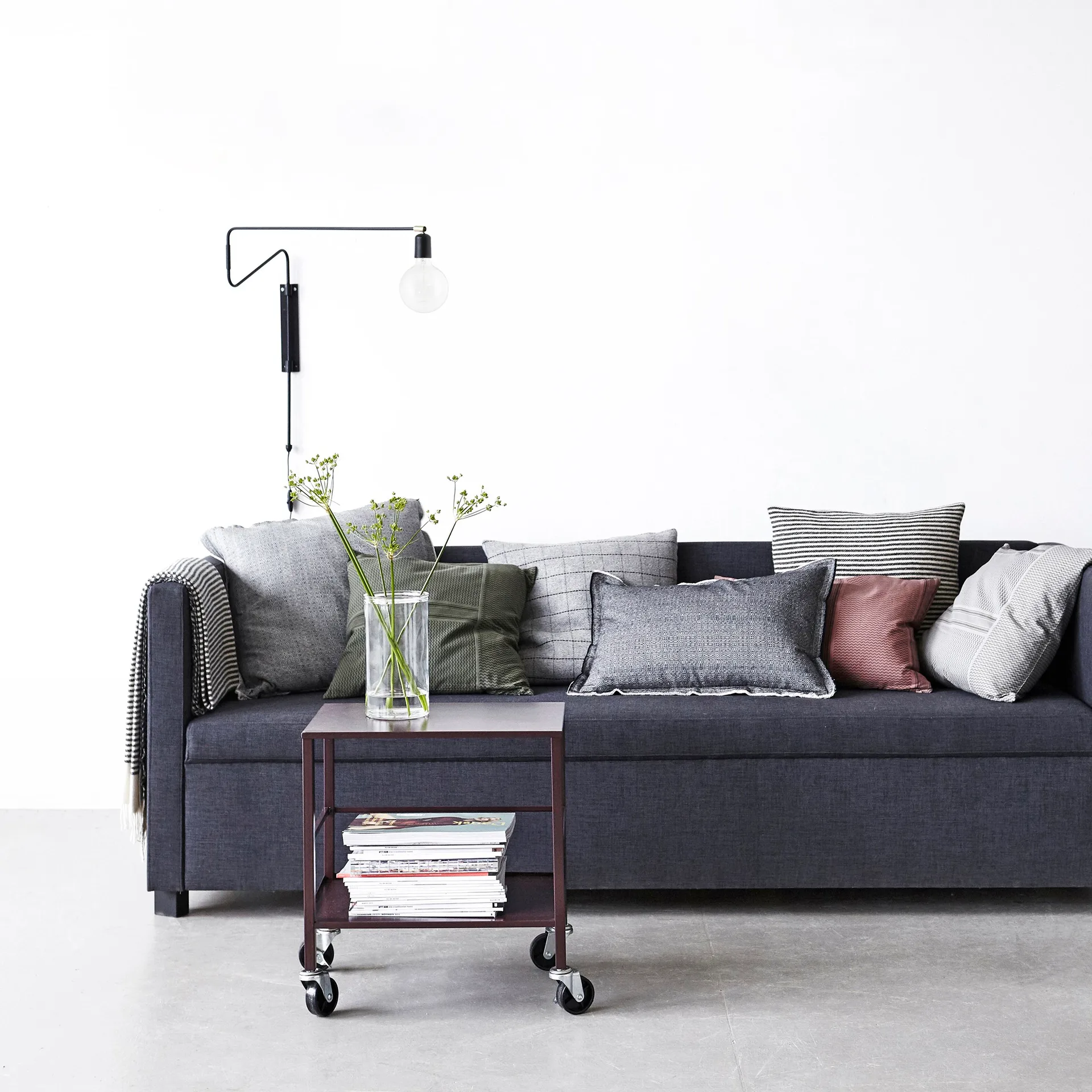 Swing 壁灯 black, large, 70 cm House Doctor