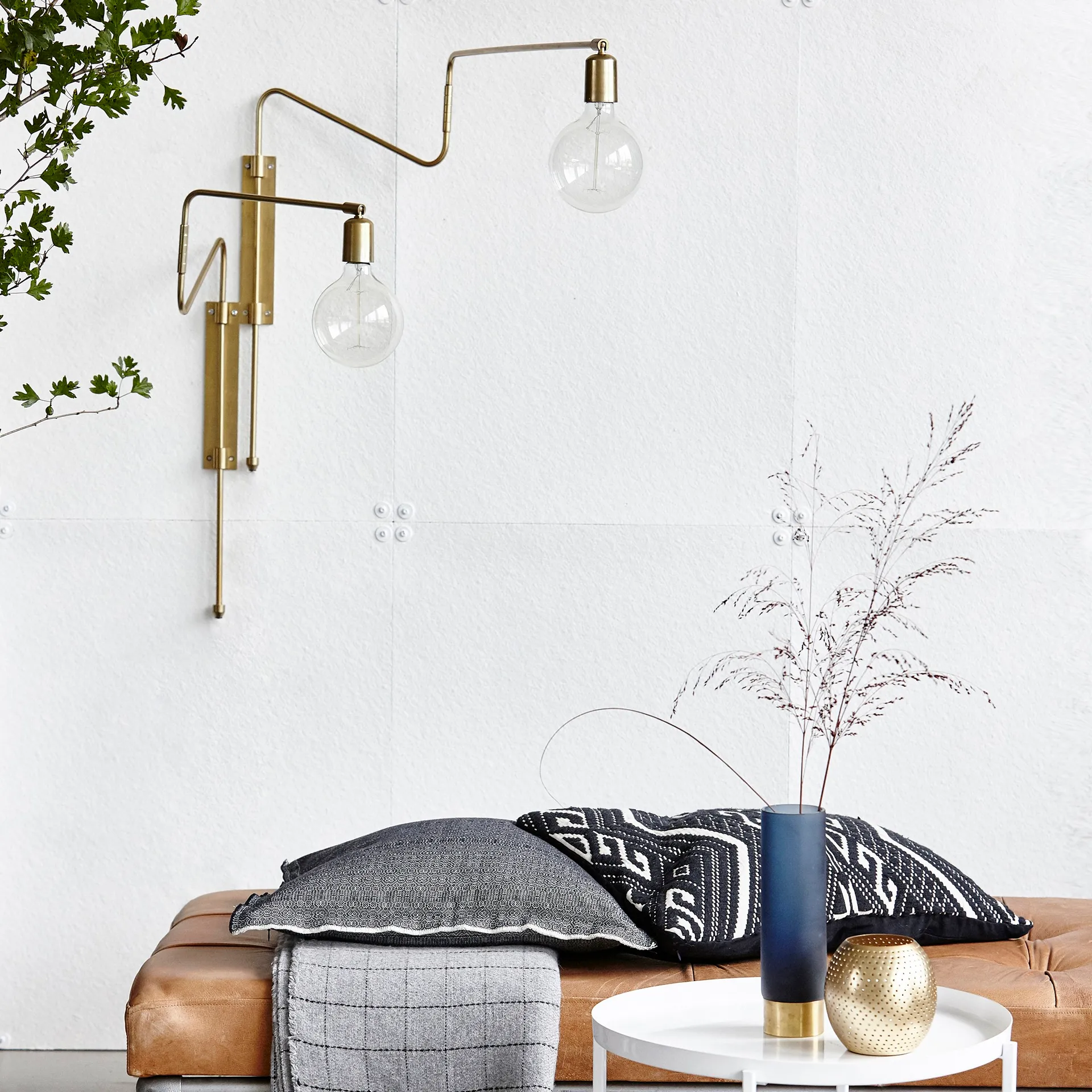 Swing 壁灯 brass, large, 70 cm House Doctor