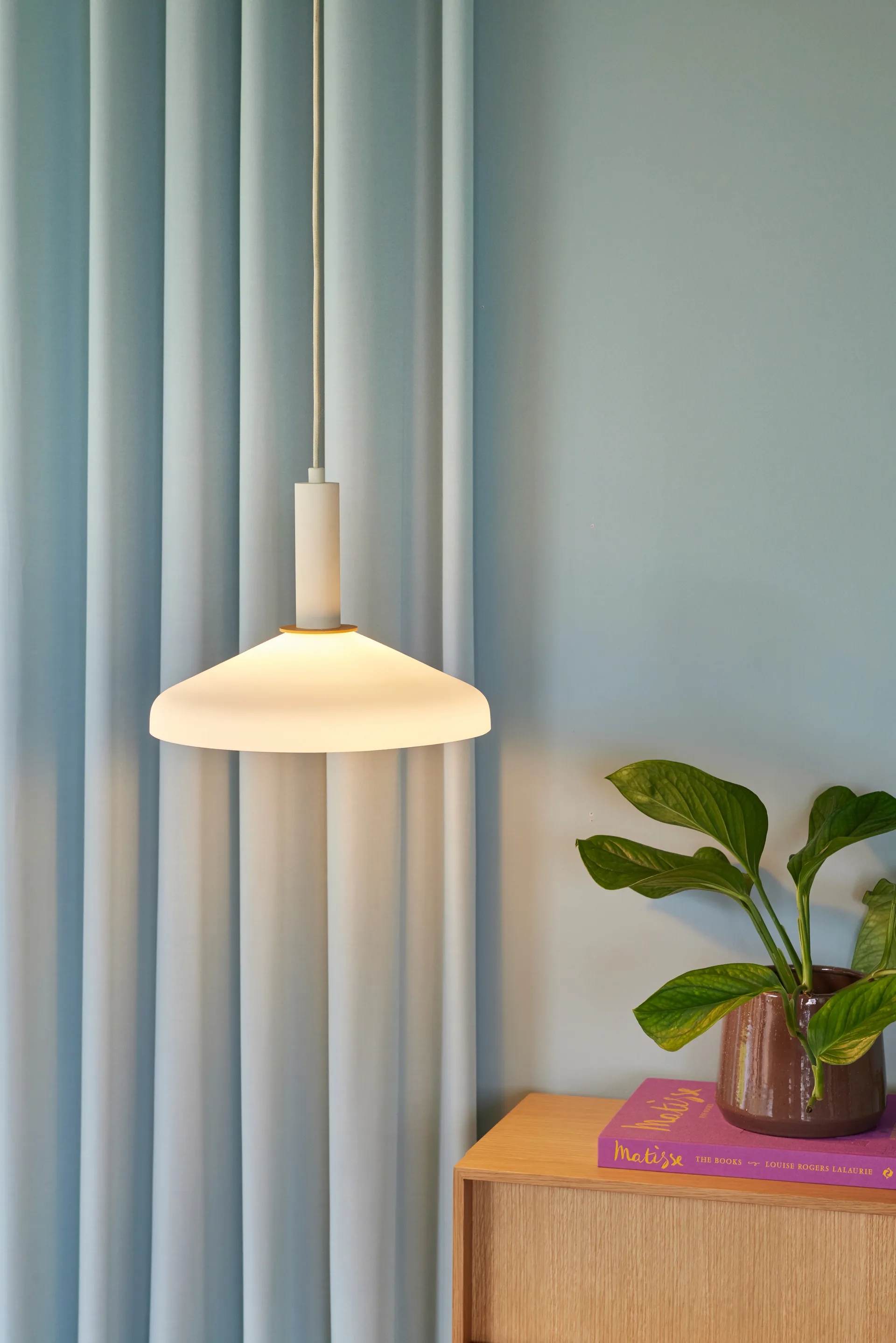 Apollo 吊灯, 沙色-橙色 Hübsch Interior