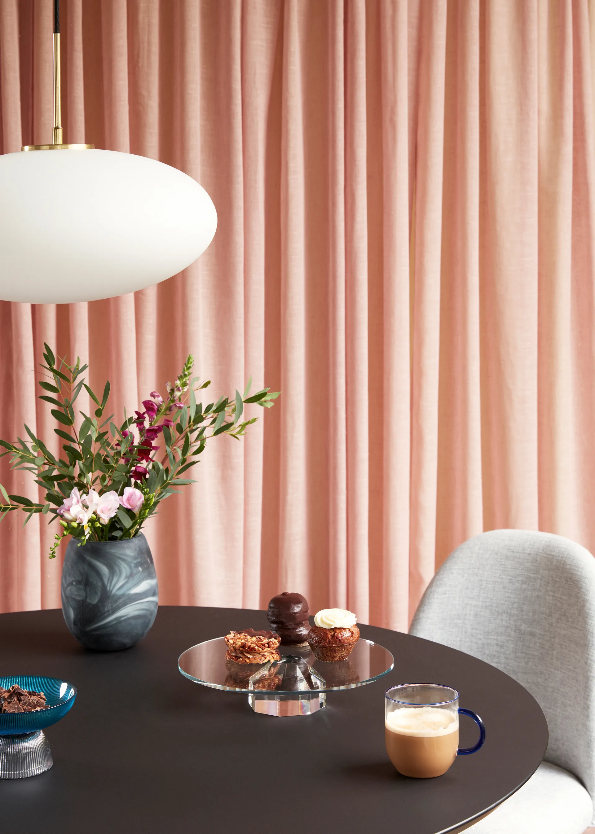 Muse Ellipse 吊灯, 白色 Hübsch Interior