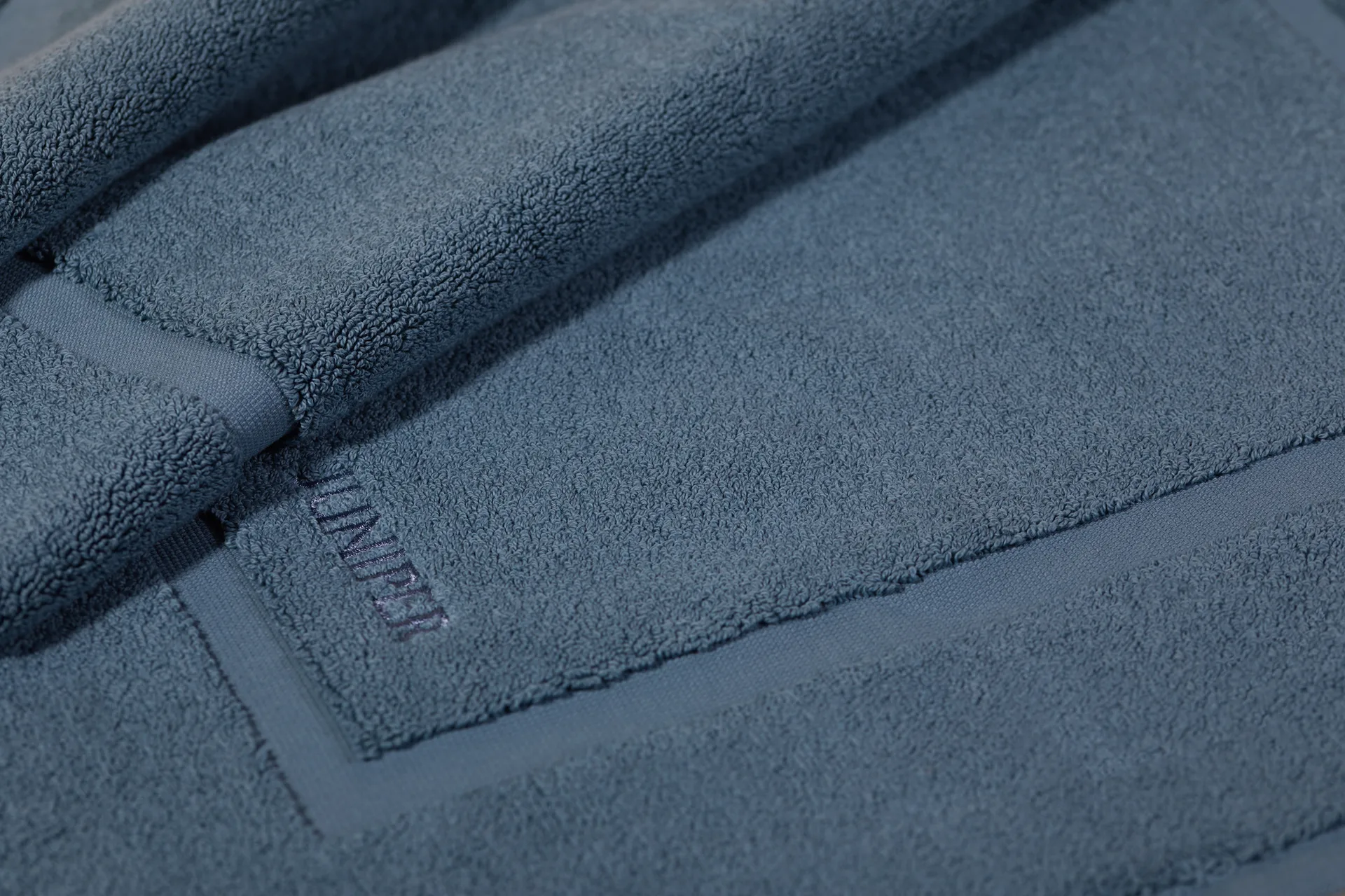 Juniper bath 地毯 50x80 cm, North Sea Blue Juniper