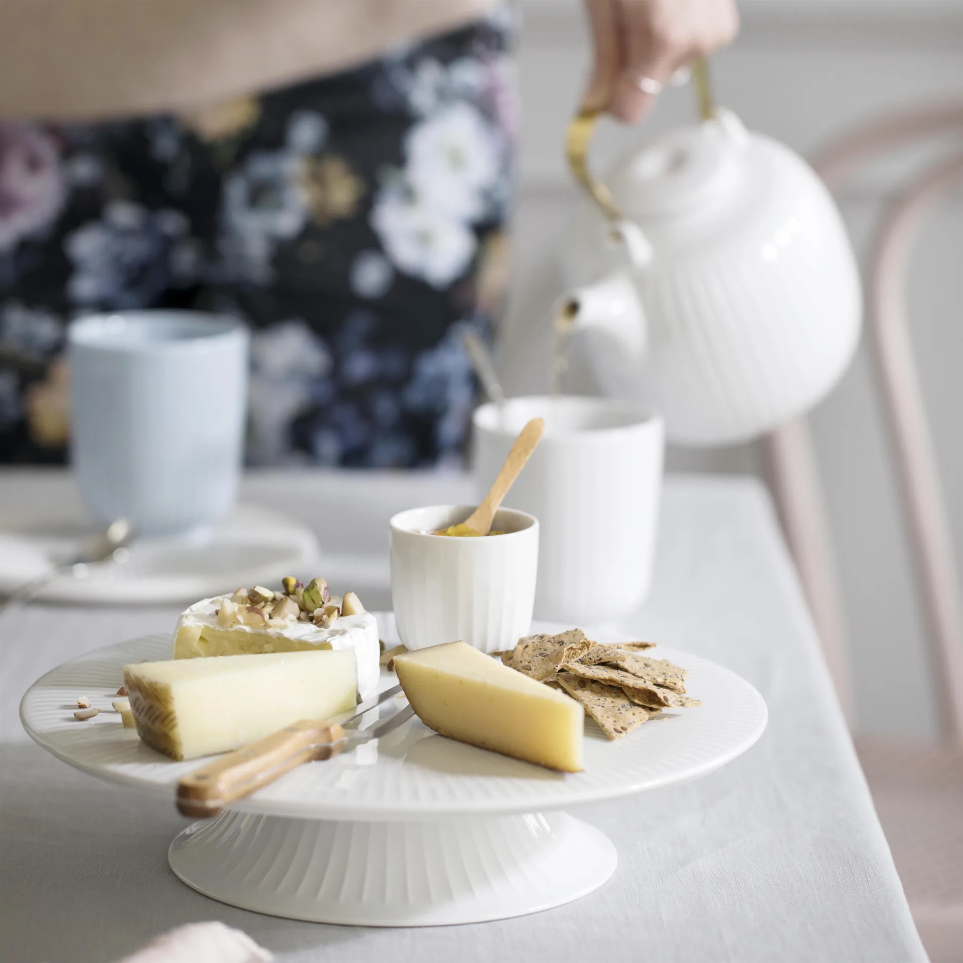 Hammershøi cake platter on base Ø30 cm, 白色 Kähler