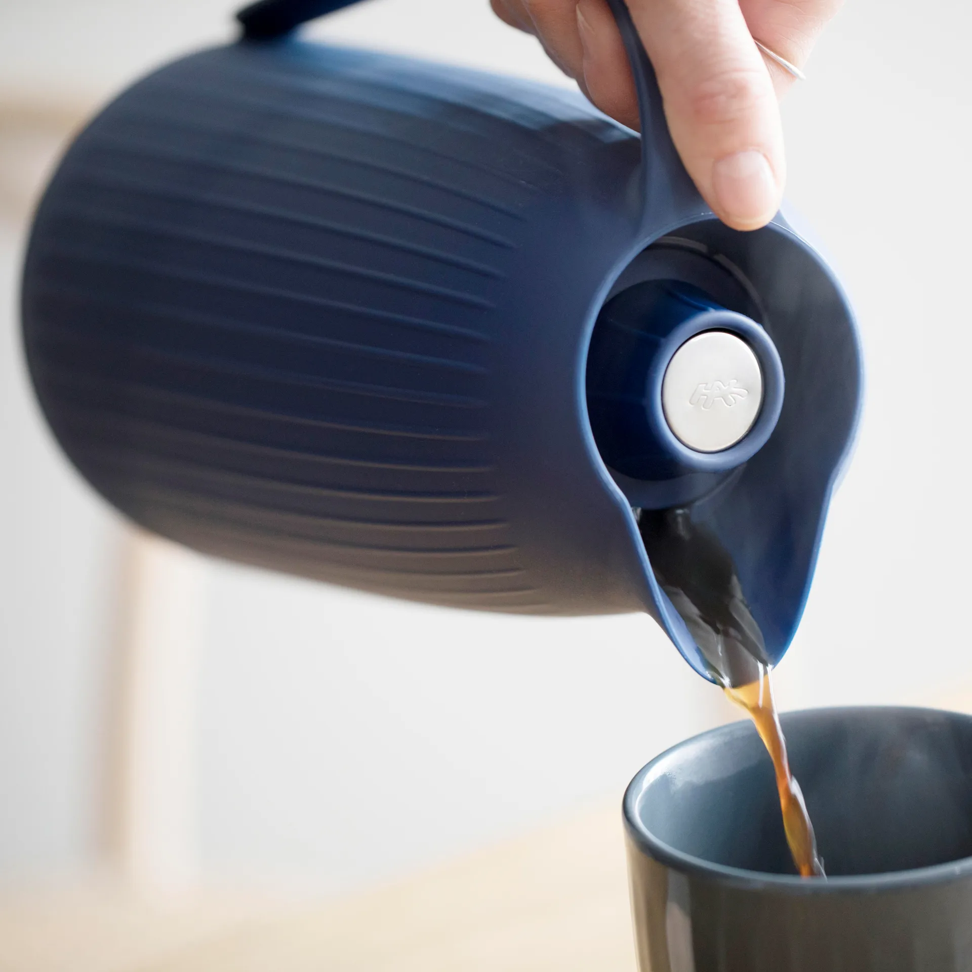 Hammershøi thermos jug, indigo (dark 蓝色= Kähler