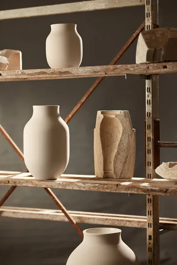Studio Omaggio 花瓶 - 沙色，20cm - Kähler