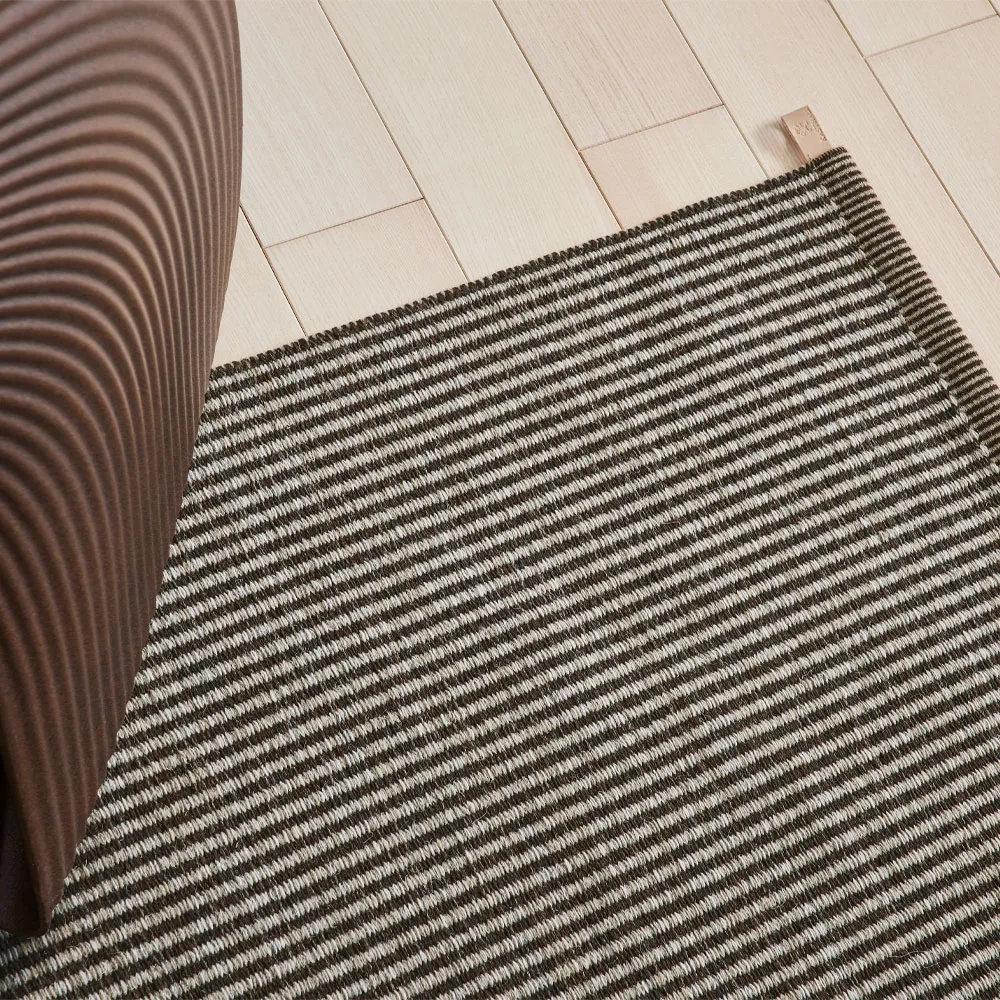 Stripe Icon hallway 桌旗, Bark 褐色 782 90x250 cm Kasthall