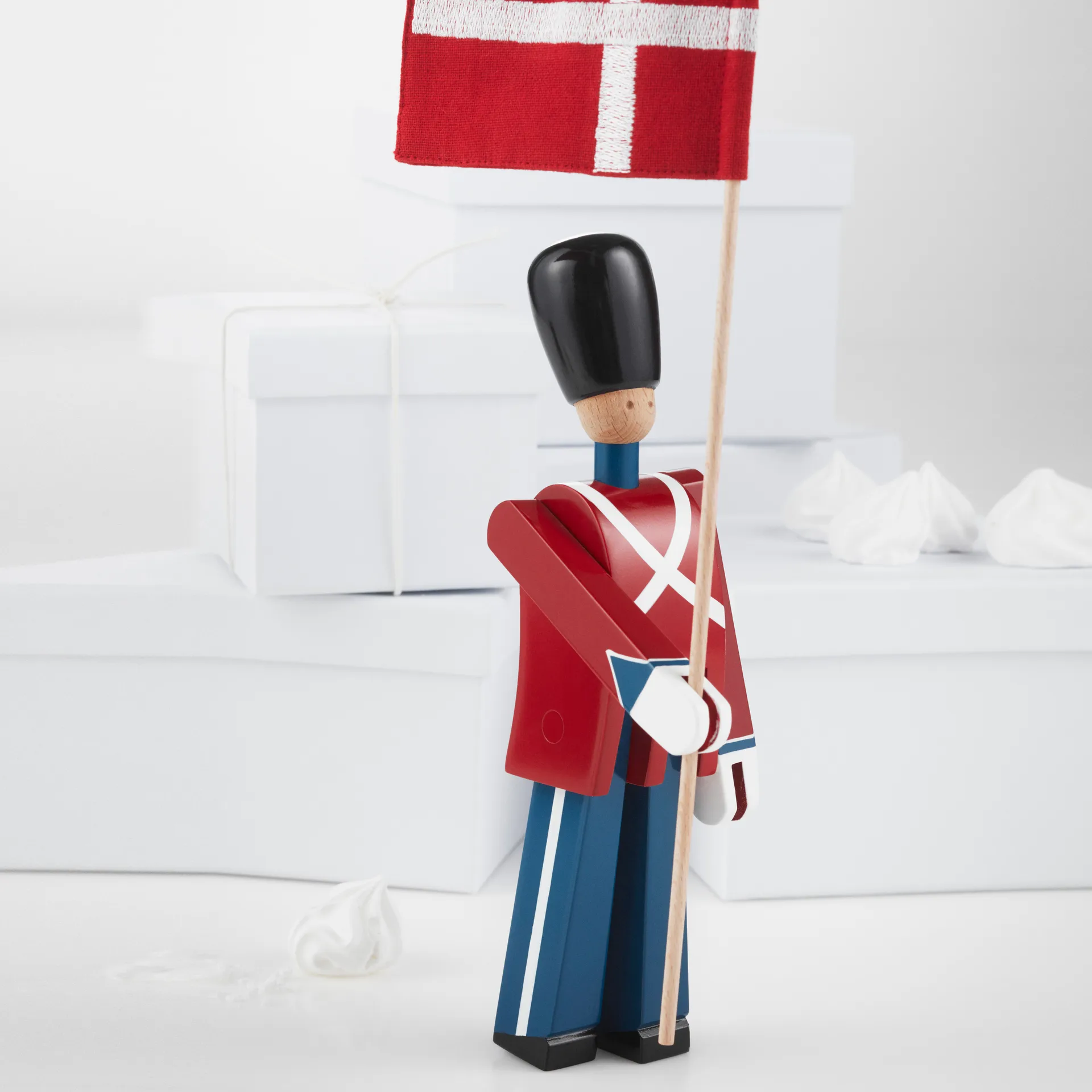 Kay Bojesen guard with textile flag, 29,5 cm Kay Bojesen Denmark