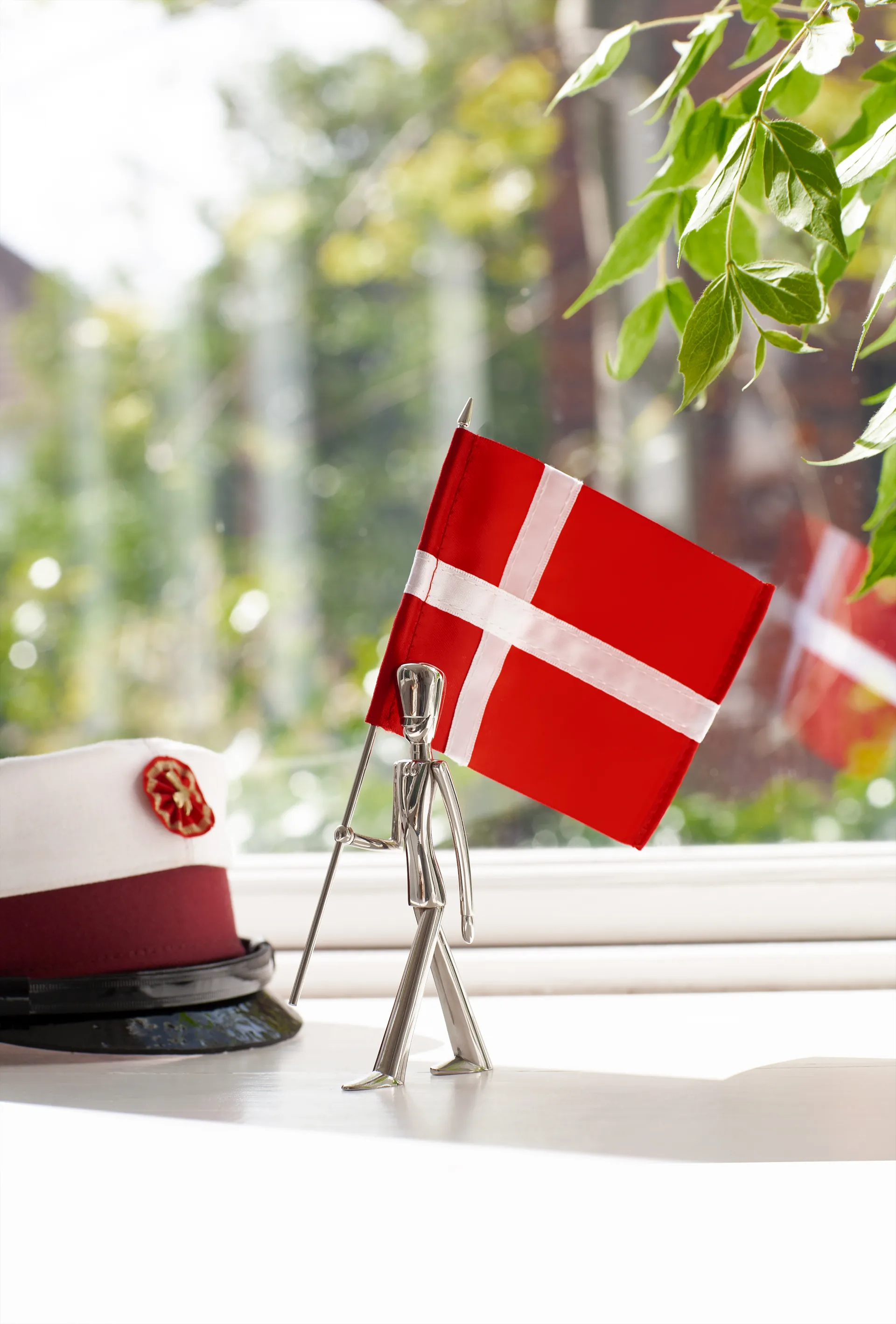 Royal Guard flag bearer figurine 18 cm, Polished steel Kay Bojesen