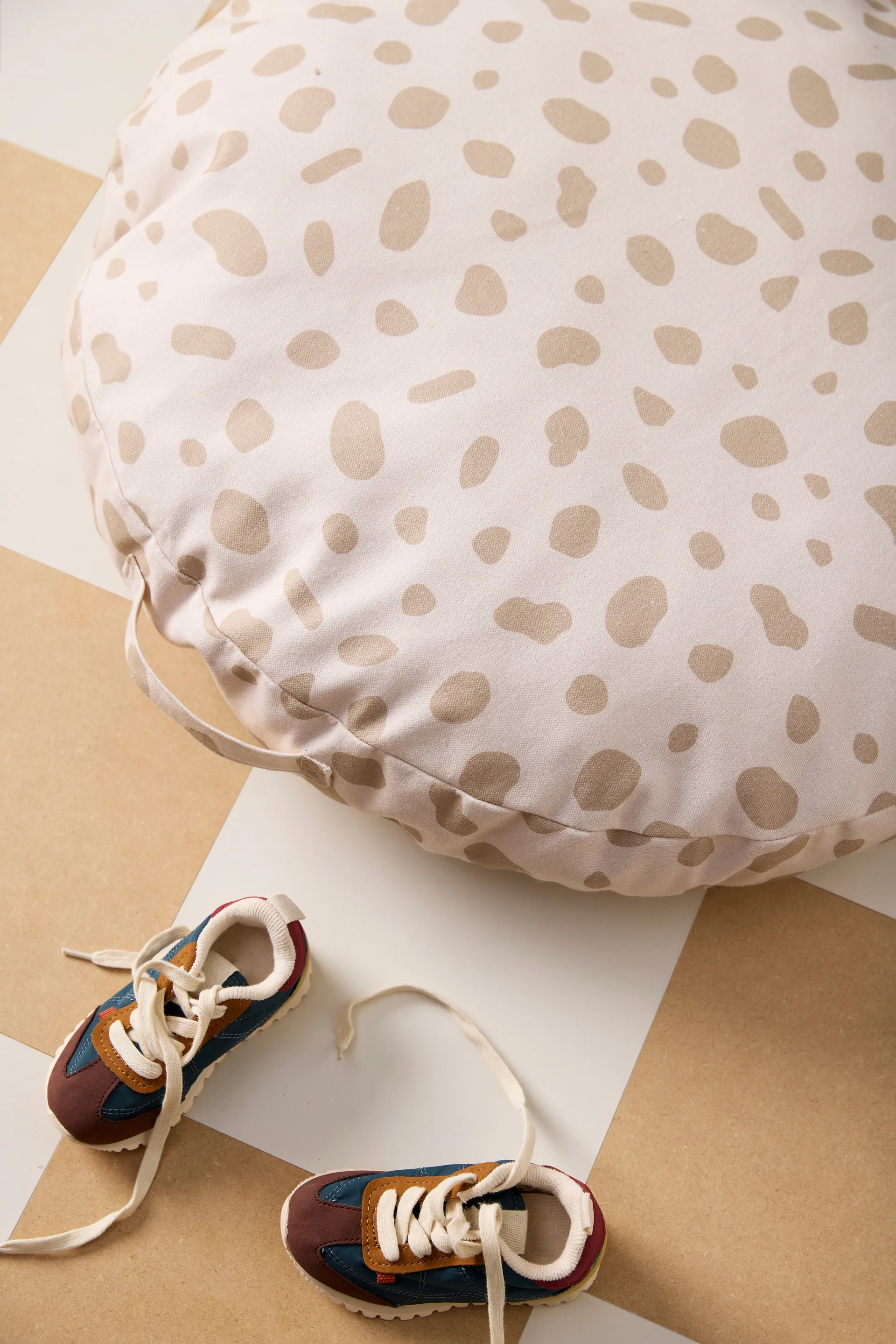 Kid's Base floor 靠枕|靠垫 Ø60 cm, Dotted Kid's Concept