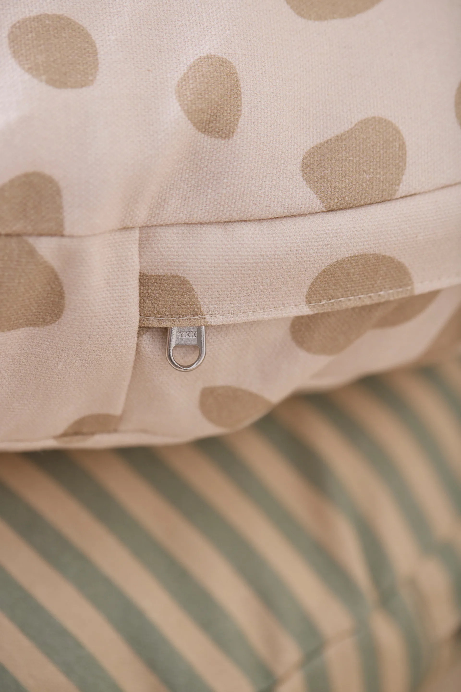 Kid's Base floor 靠枕|靠垫 Ø60 cm, Dotted Kid's Concept