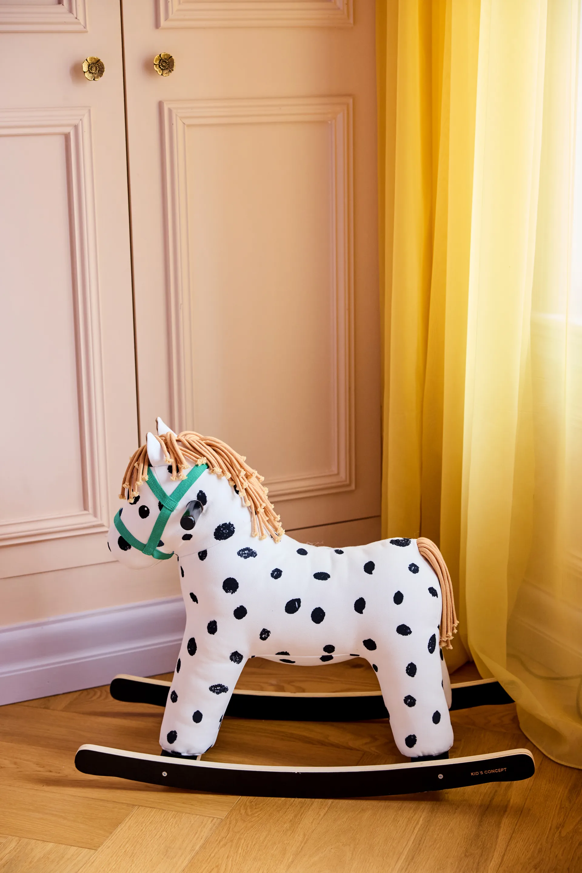 Pippi rocking horse, 白色-黑色 Kid's Concept