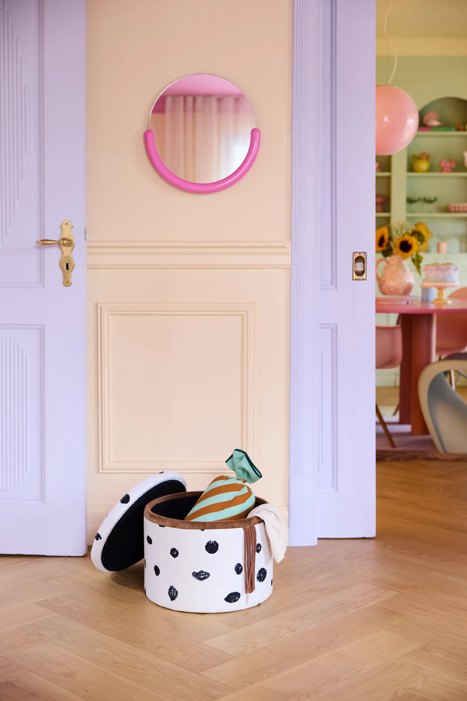 Pippi 坐垫凳 with storage Ø40x30.5 cm, 彩色 Kid's Concept