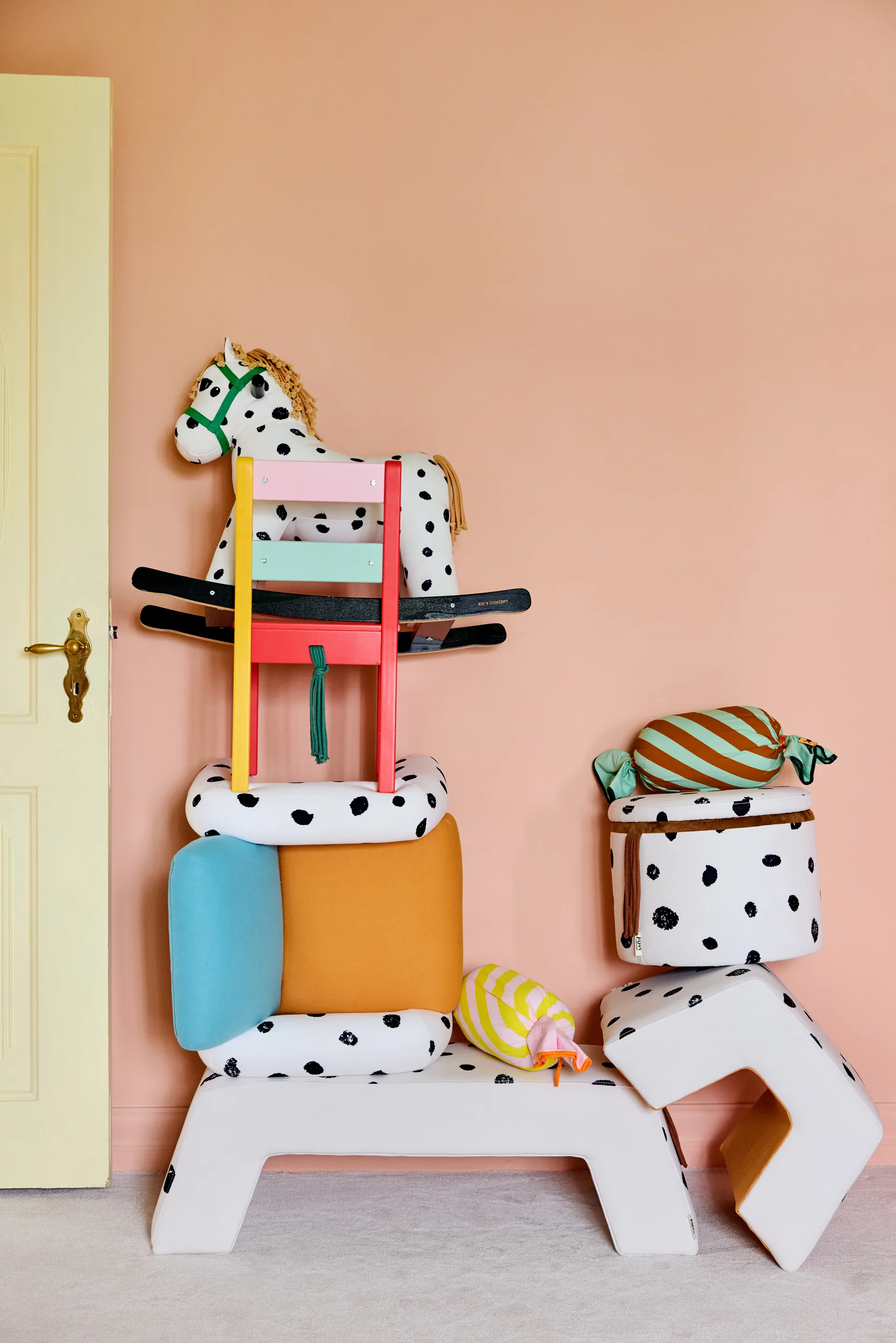 Pippi 坐垫凳 with storage Ø40x30.5 cm, 彩色 Kid's Concept