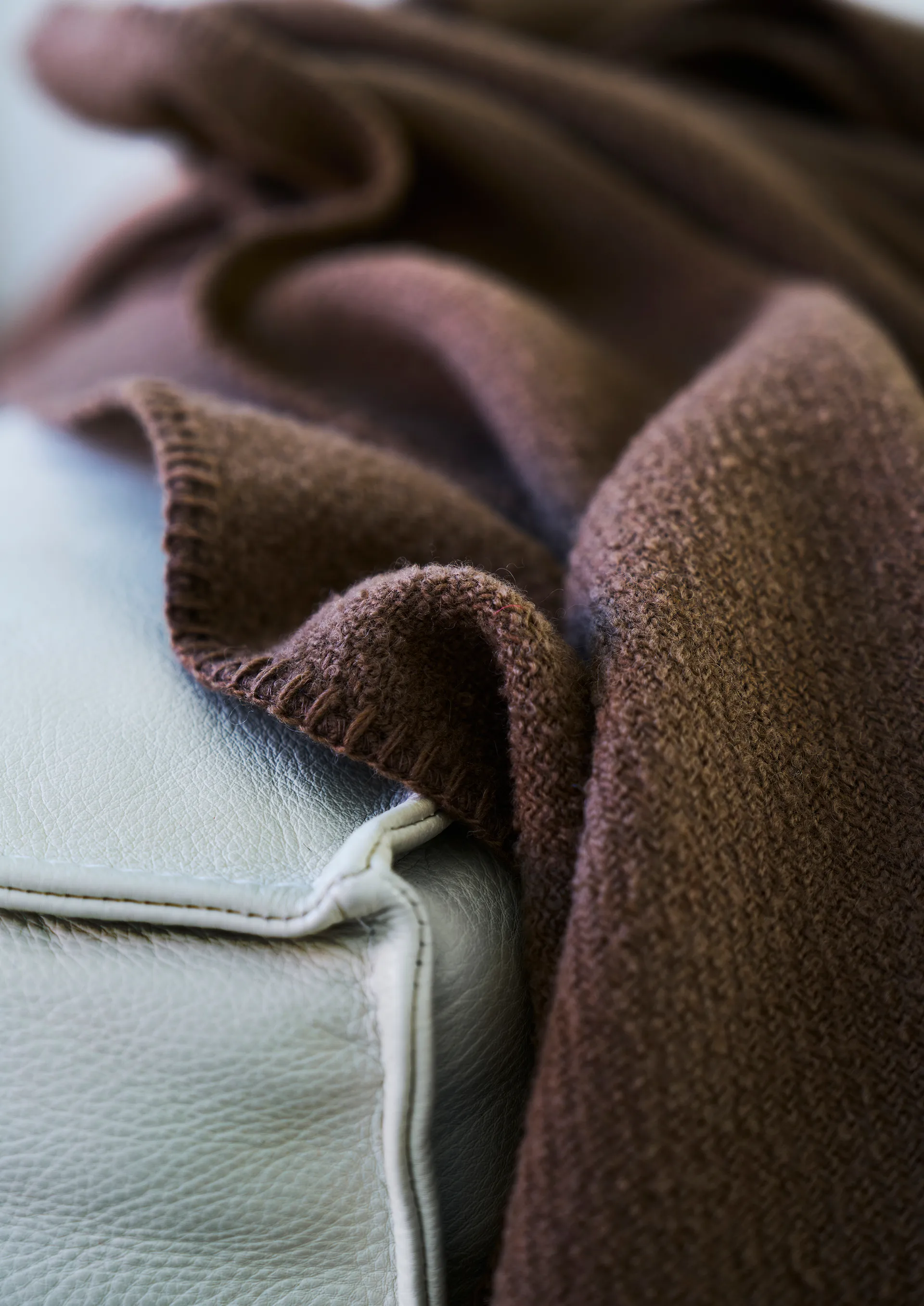 Bouclé 羊毛 毯子 140x200 cm, Mocha mousse Klippan Yllefabrik