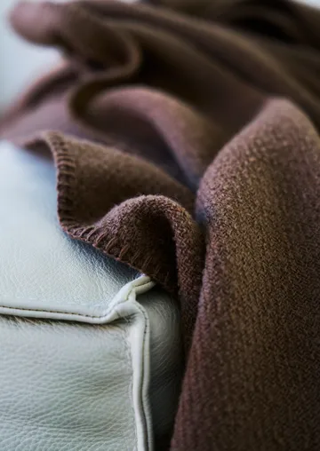 Bouclé 羊毛 毯子 140x200 cm - Mocha mousse - Klippan Yllefabrik