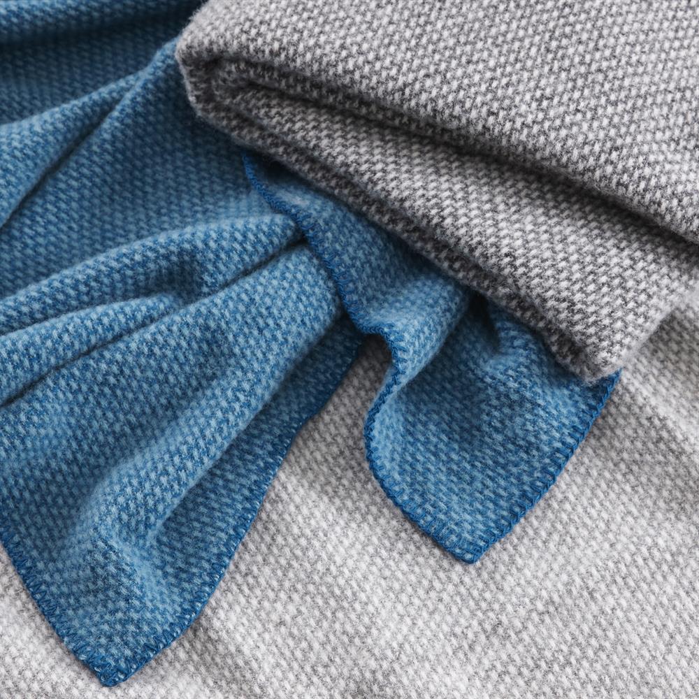 Domino 羊毛毯子, light 灰色 Klippan Yllefabrik