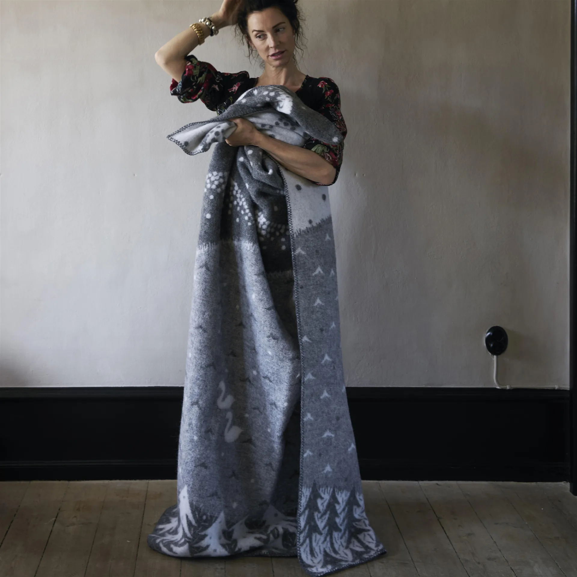 sedan 1879 皆川明联合设计款 羊毛毯 幽谷之湖-灰色, 灰色 Klippan Yllefabrik