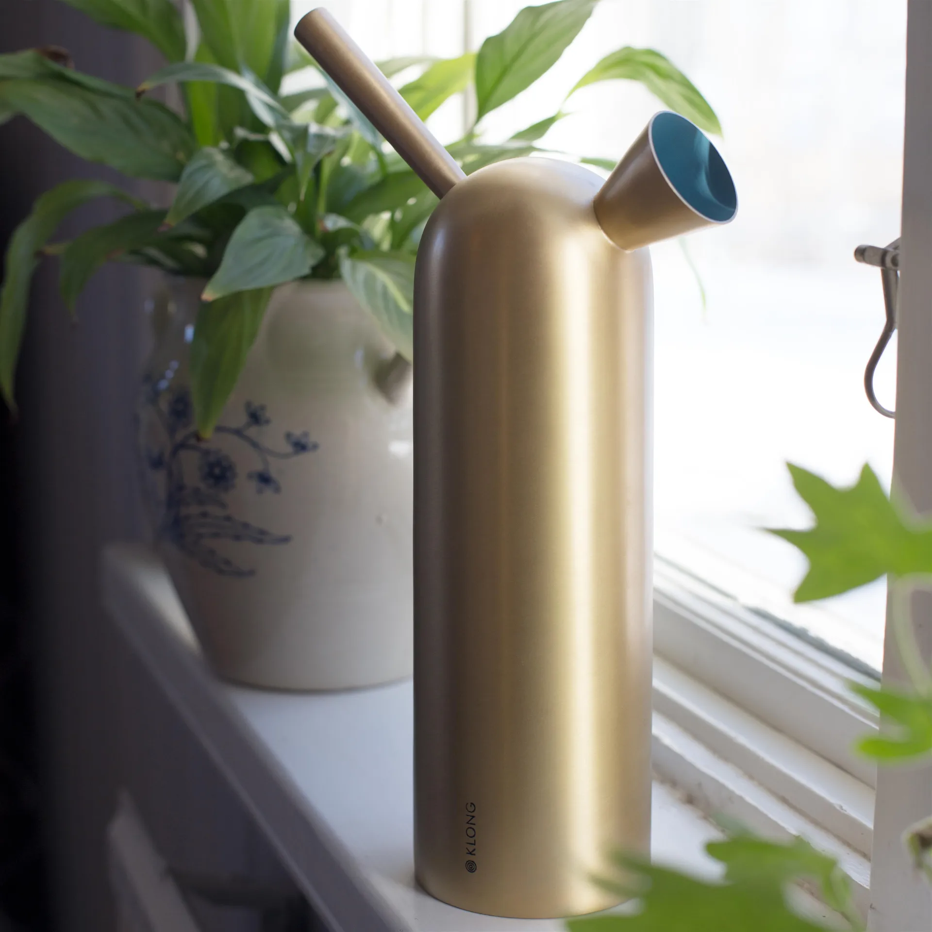 Svante watering can, brass KLONG