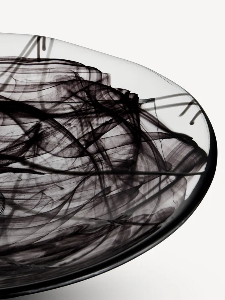 Contrast 碟子 380 mm, 黑色-黑色 Kosta Boda