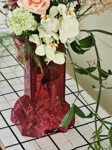 Rocky Baroque 花瓶35cm - 亮粉色 - Kosta Boda