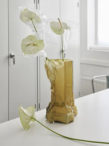 Rocky Baroque 花瓶35cm - 橄榄色 - Kosta Boda