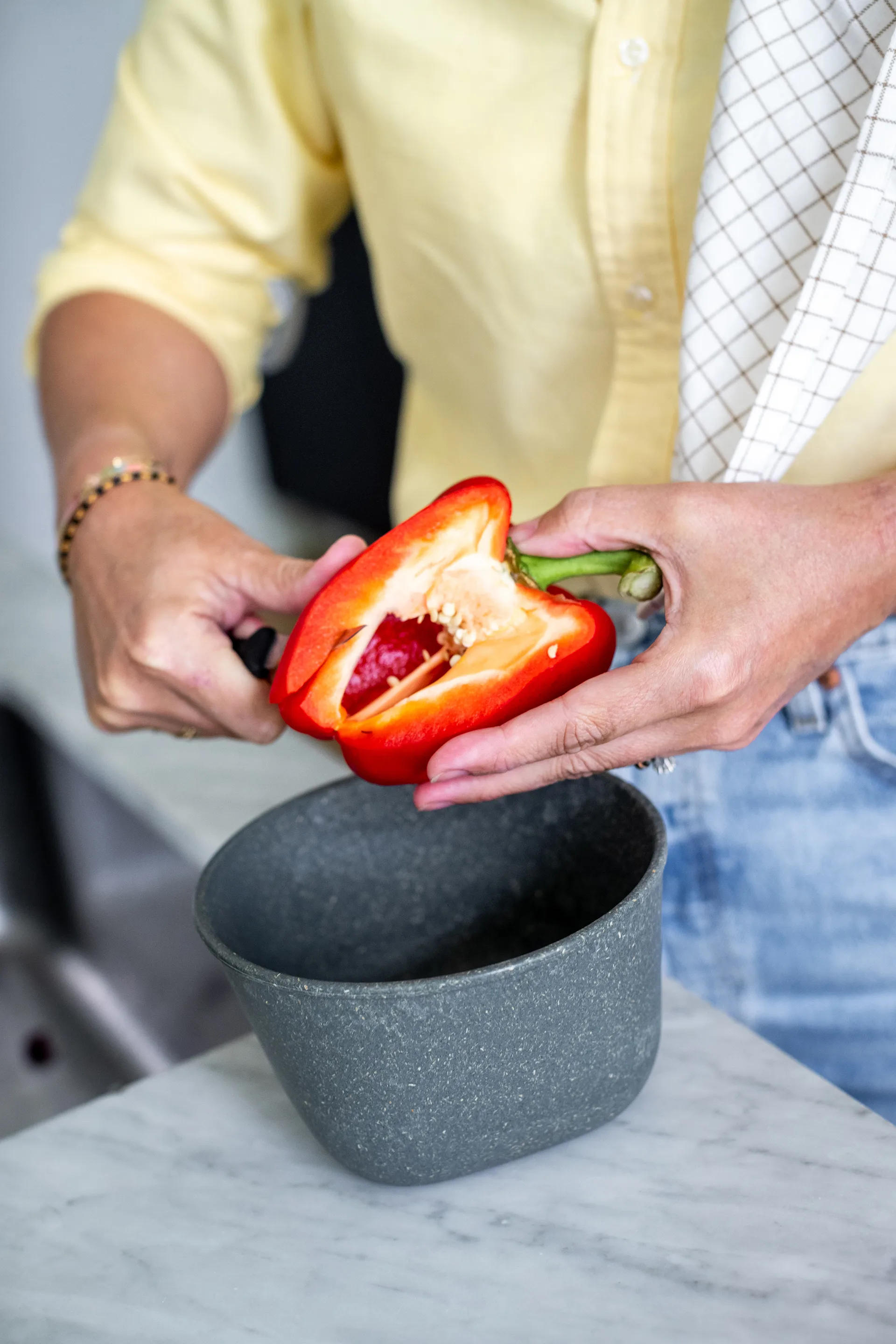 Connect 碗 （含盖子） 1 L biocircular thermoplastic, Nature 白蜡木 灰色 Koziol