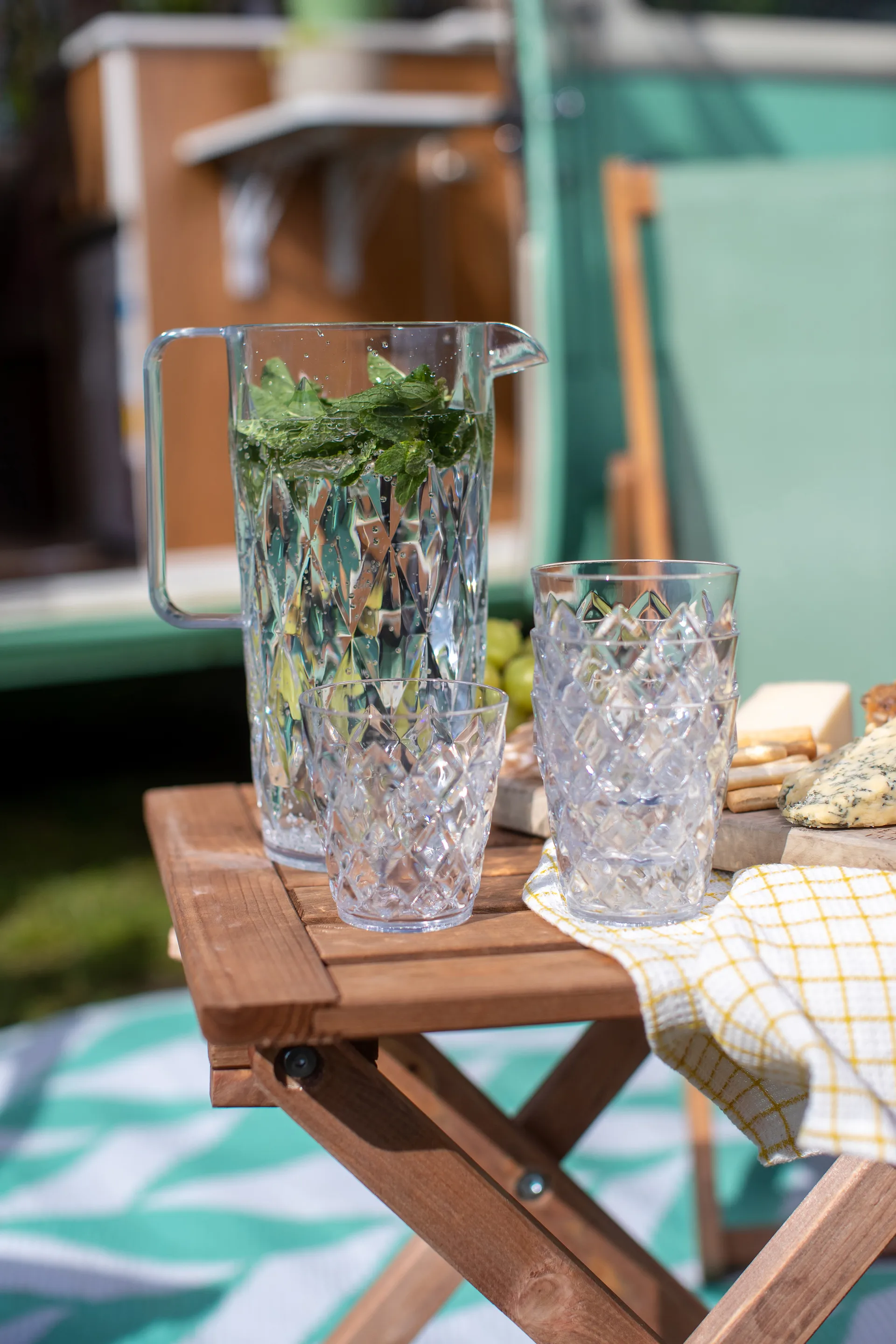 Crystal 水瓶/玻璃水瓶 incl 4 glasses, Crystal 透明 Koziol