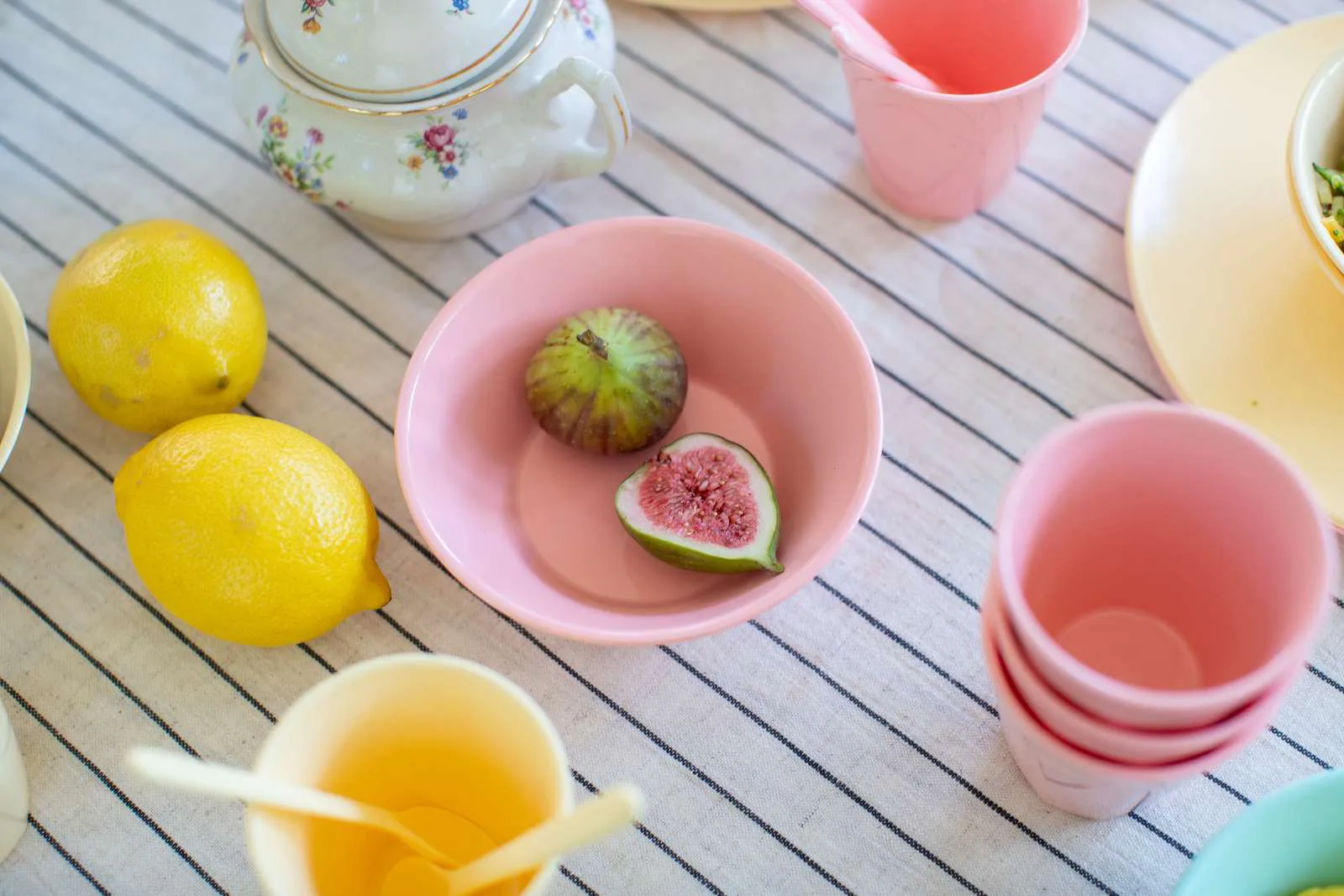 Nora Macarons dinnerware 套装 16件, 彩色 Koziol