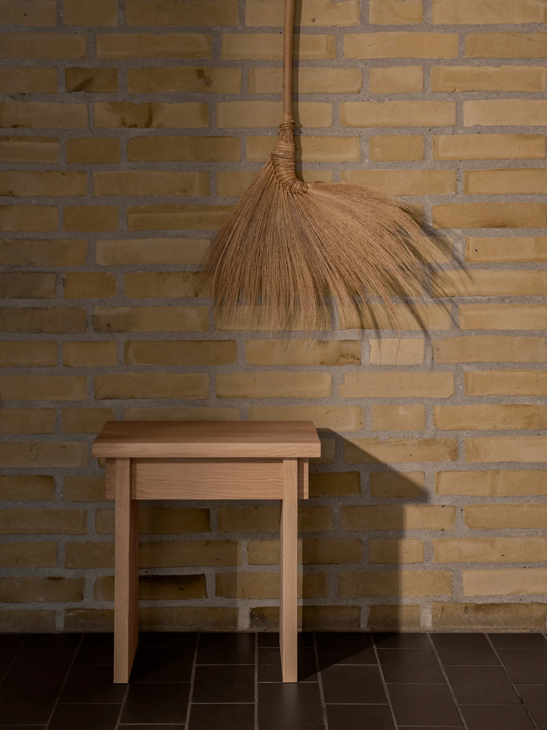 Artisan 凳子 30x40 cm, Warm 漆橡木 Kristina Dam Studio