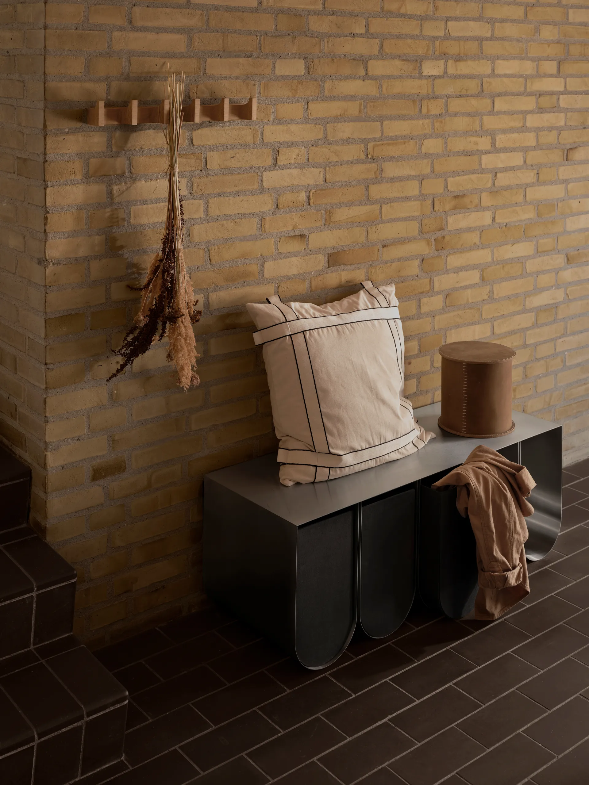 Column coat rack 49 cm, Light-oiled 自然木色 Kristina Dam Studio