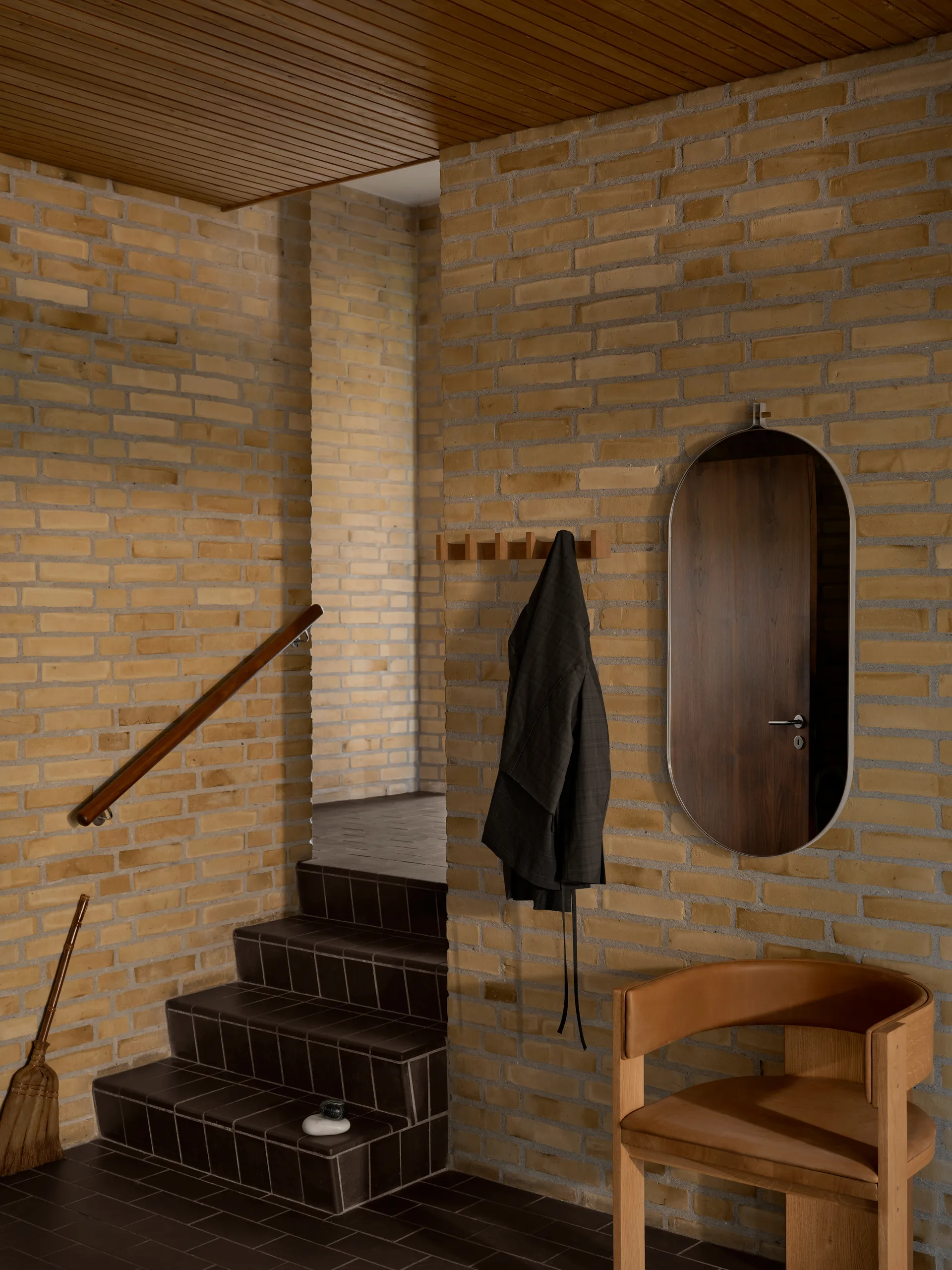 Column coat rack 49 cm, Warm oiled 自然木色 Kristina Dam Studio